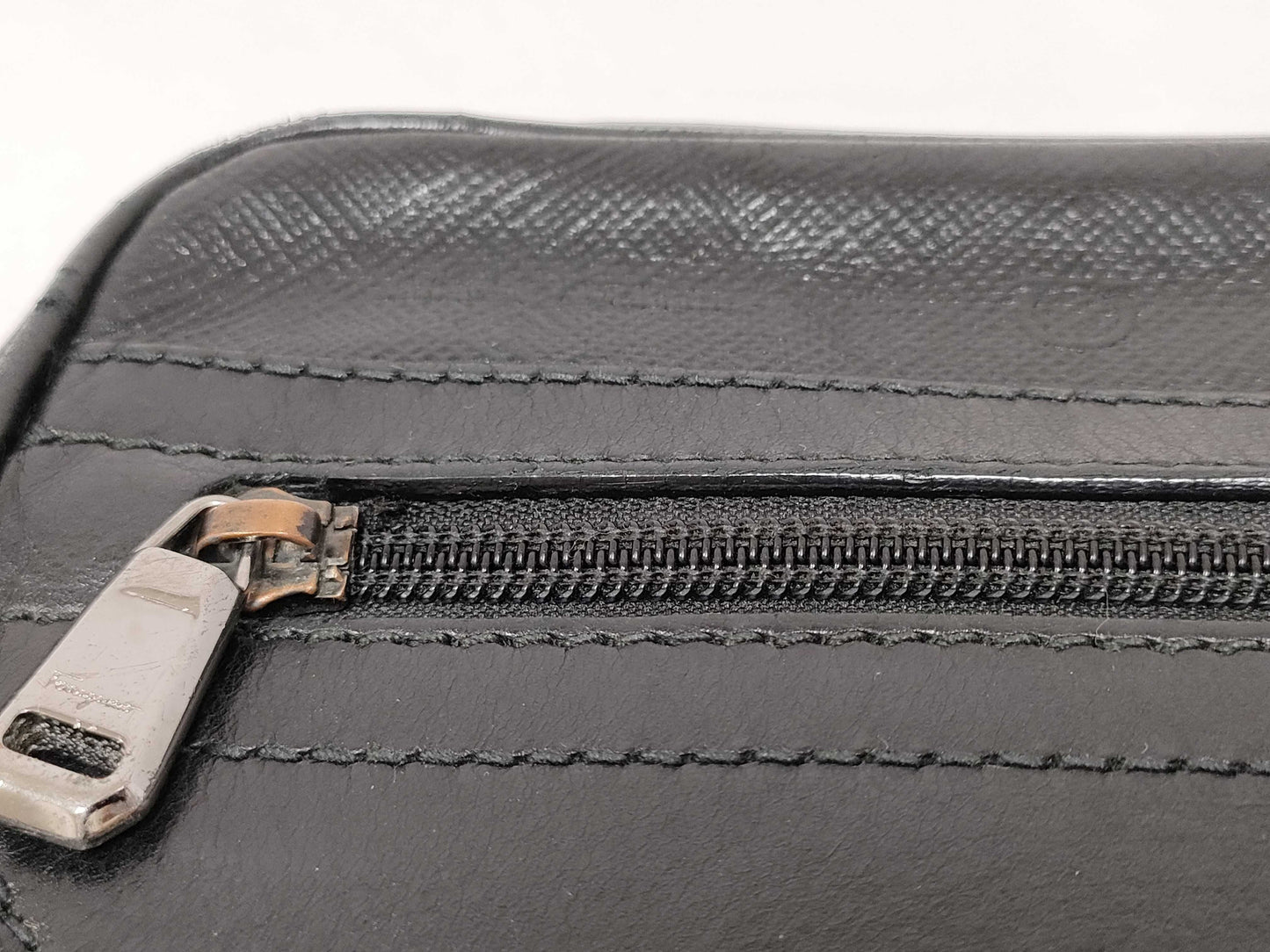 Salvatore Ferragamo Gancini FJ-24 9311 Gancini Leather Second Bag