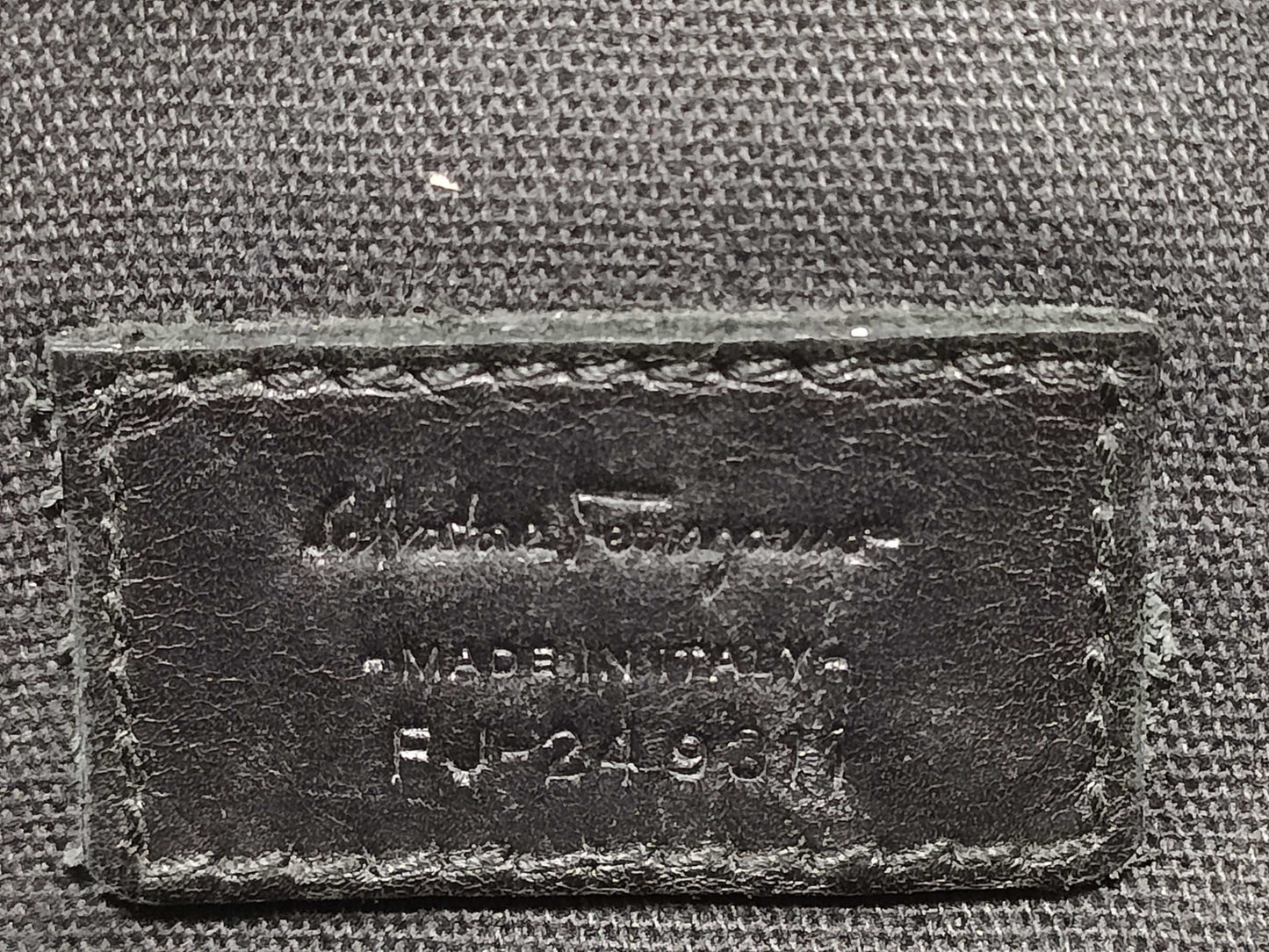 Salvatore Ferragamo Gancini FJ-24 9311 Gancini Leather Second Bag