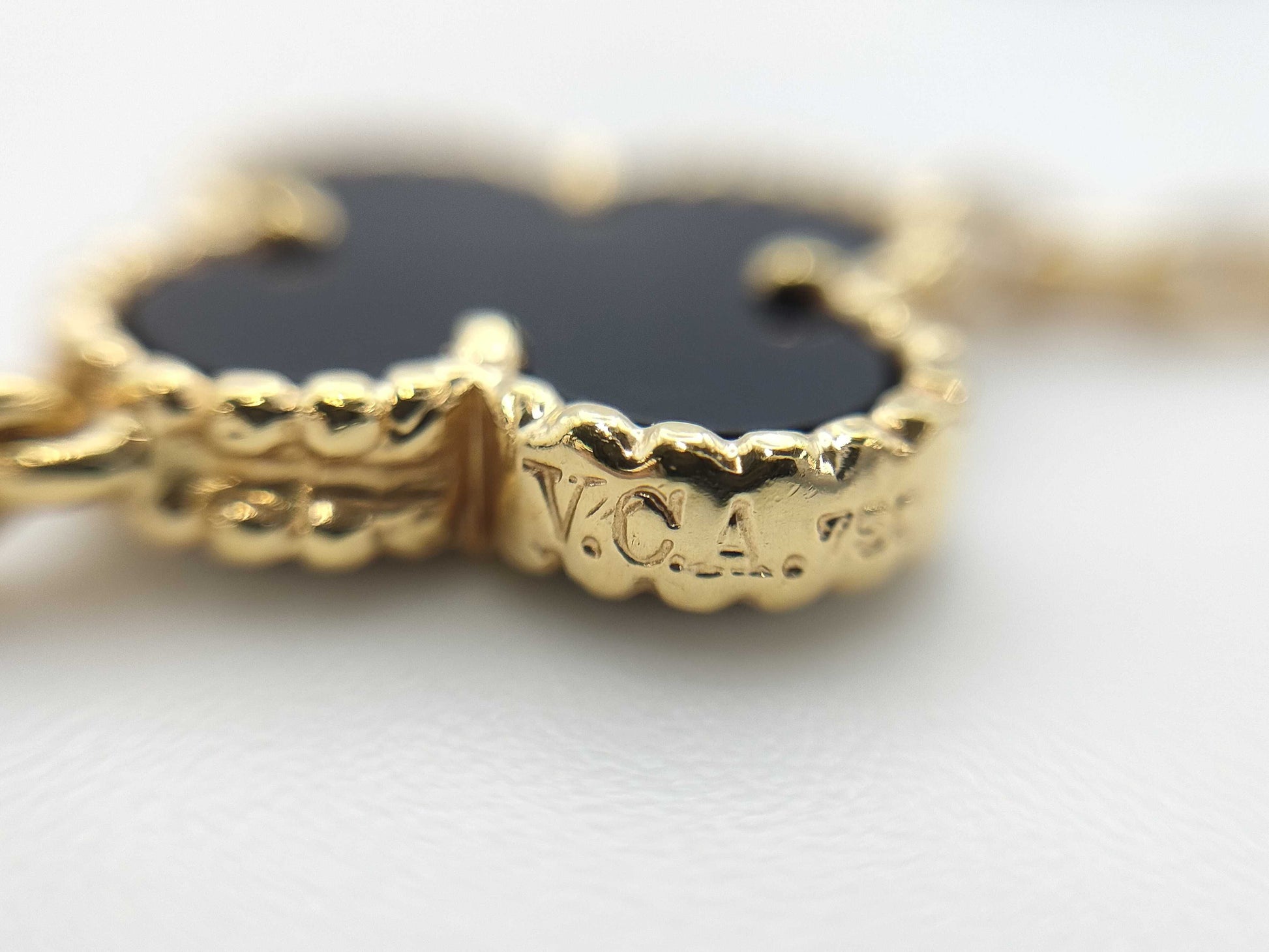 Van Cleef&Arpels Vintage Alhambra Onyx 10P YG AU750 22.7g Necklace