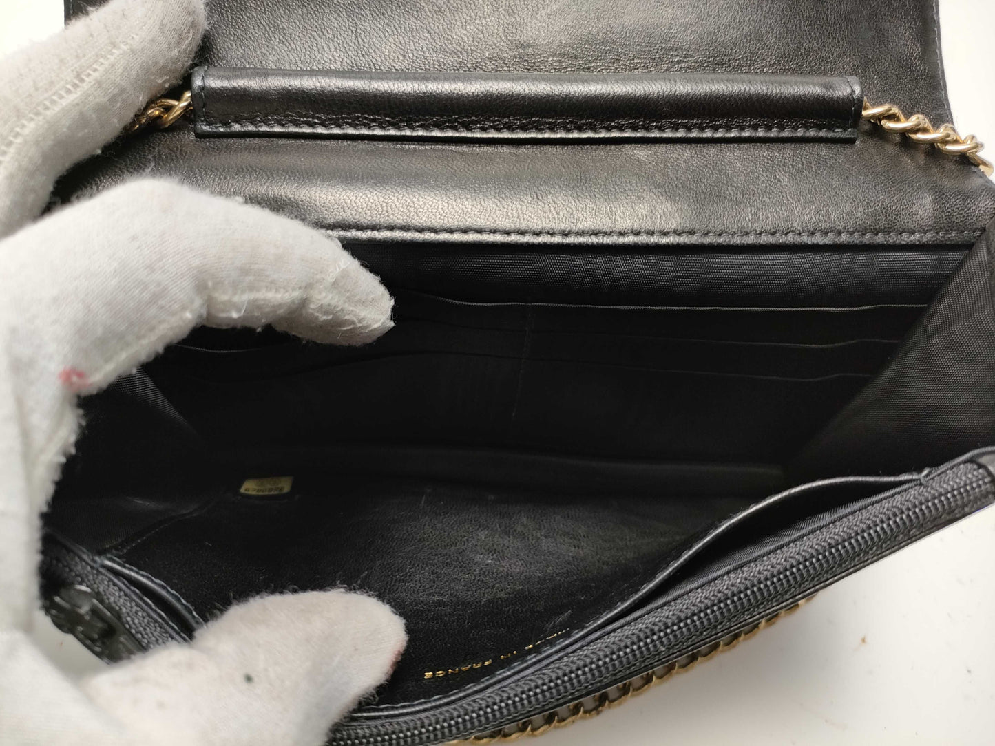 CHANEL Caviar Skin Coco Chain Wallet