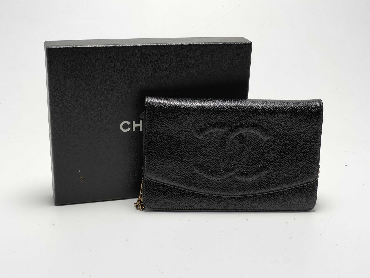 CHANEL Caviar Skin Coco Chain Wallet