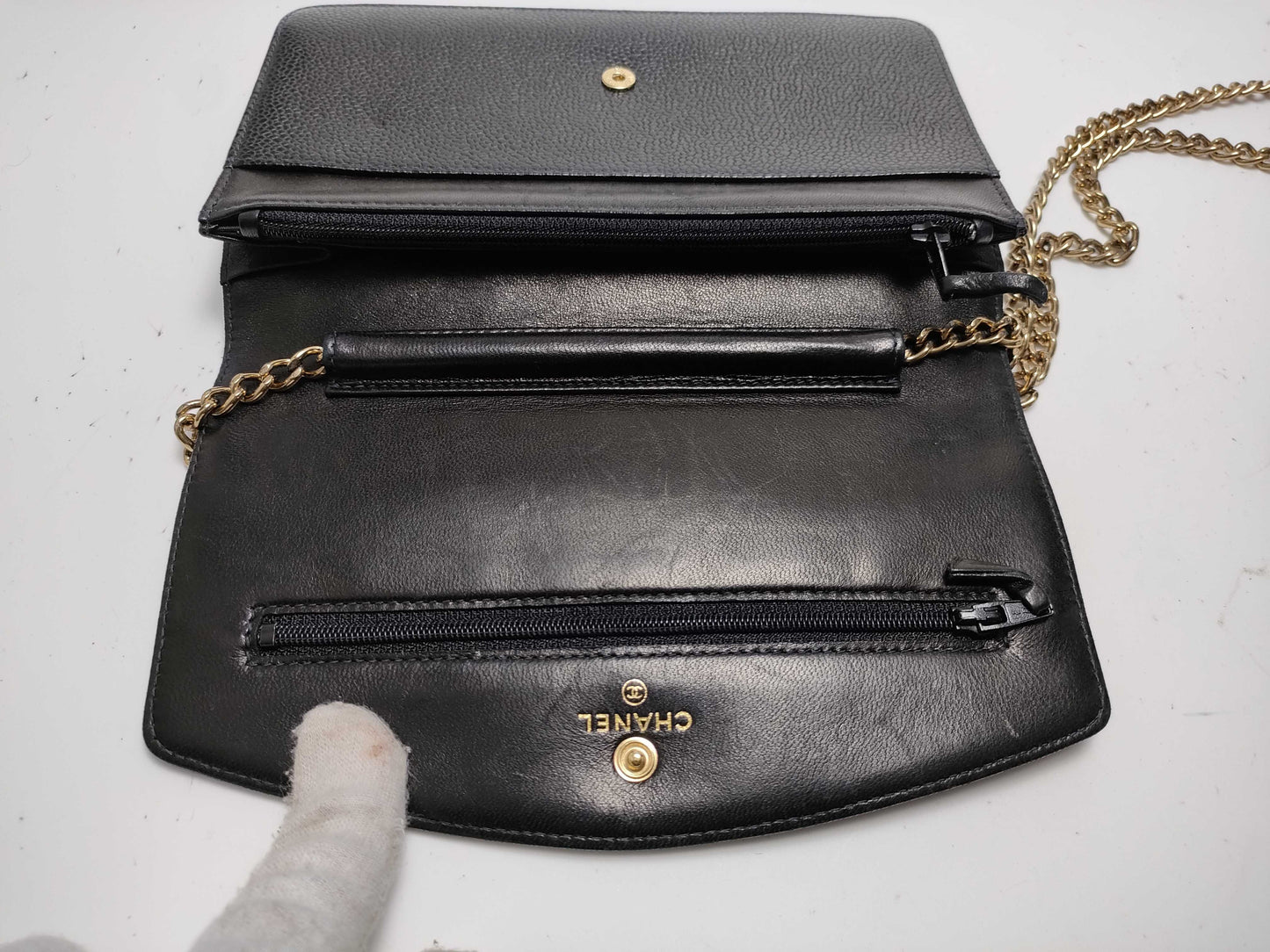 CHANEL Caviar Skin Coco Chain Wallet