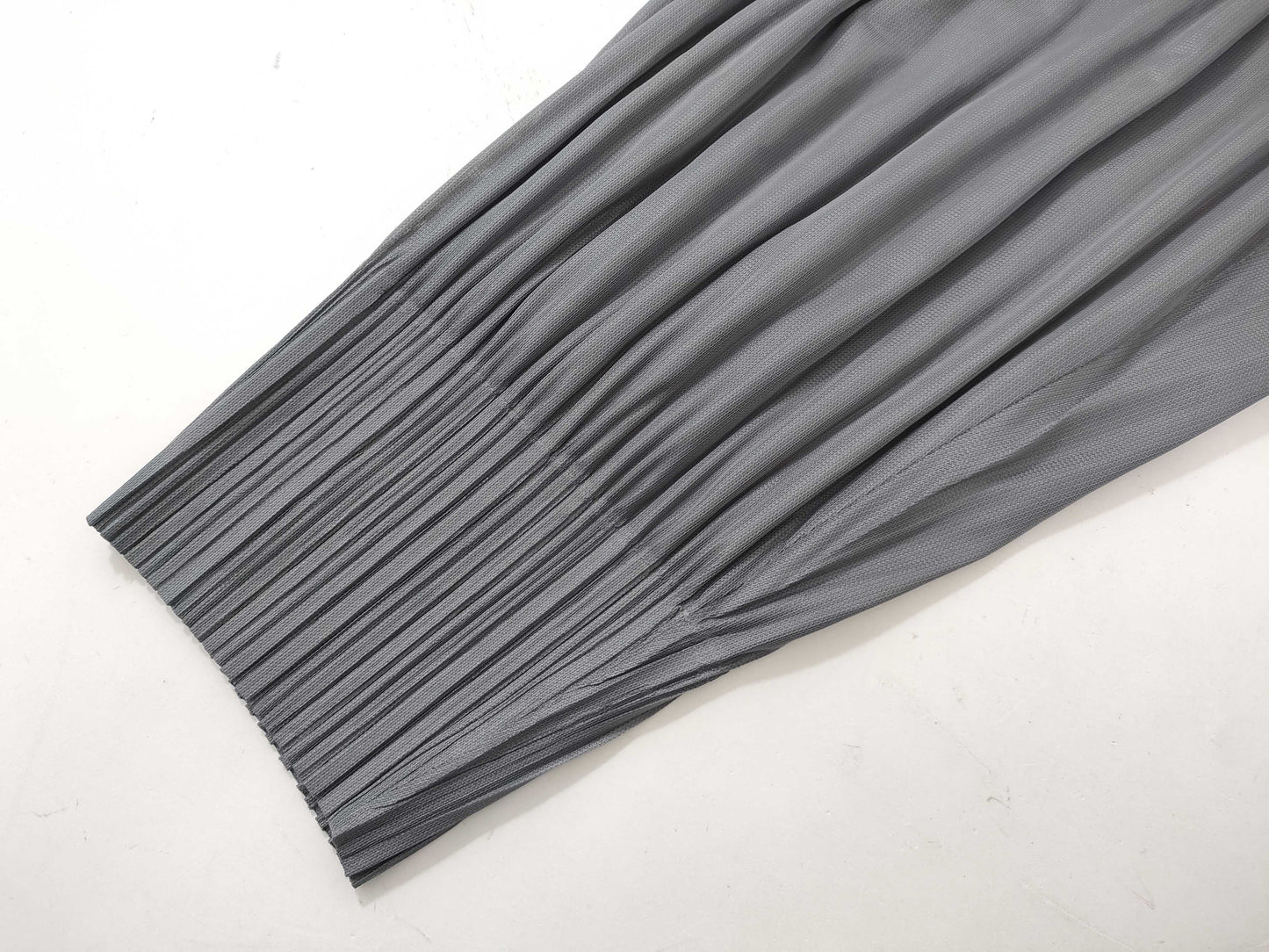 ISSEY MIYAKE pleated pants