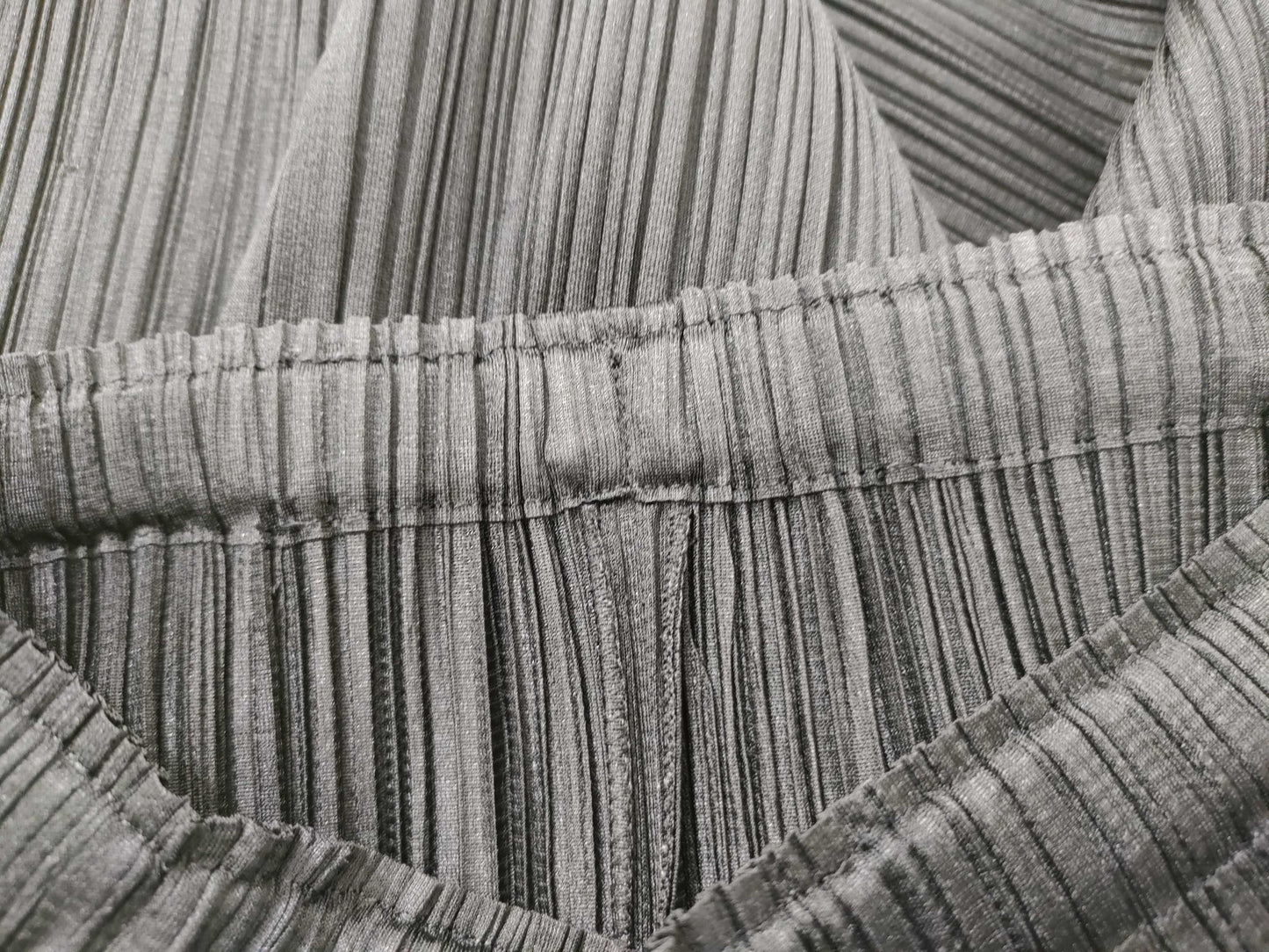 ISSEY MIYAKE pleated pants