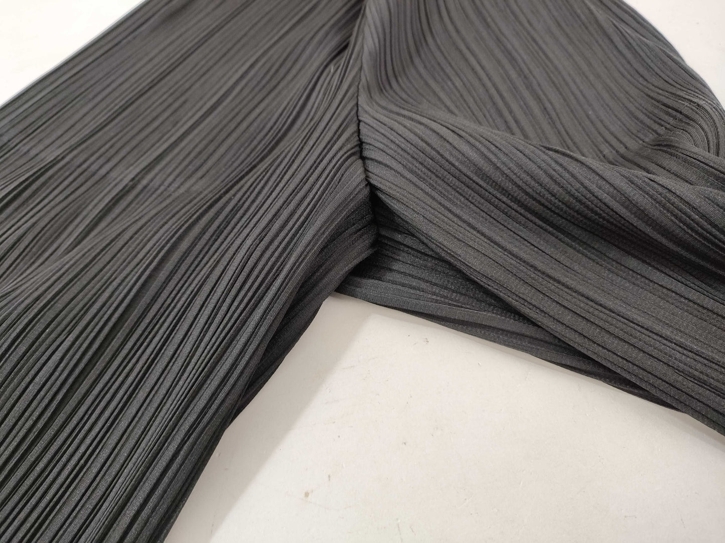 ISSEY MIYAKE pleated pants