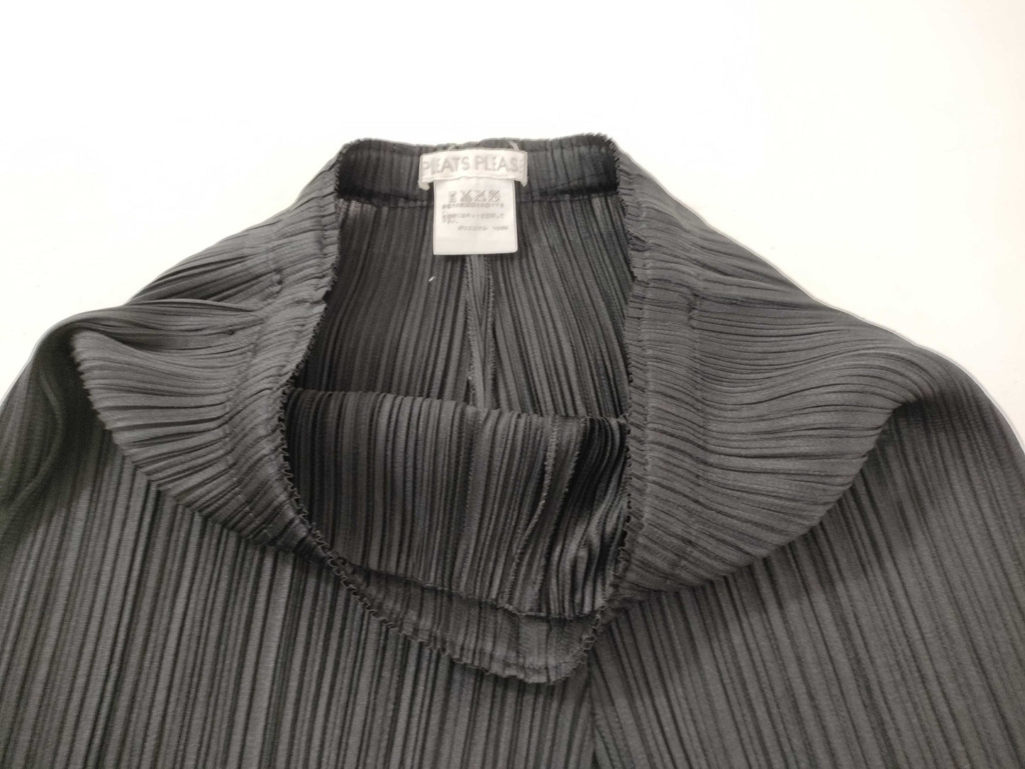 ISSEY MIYAKE pleated pants