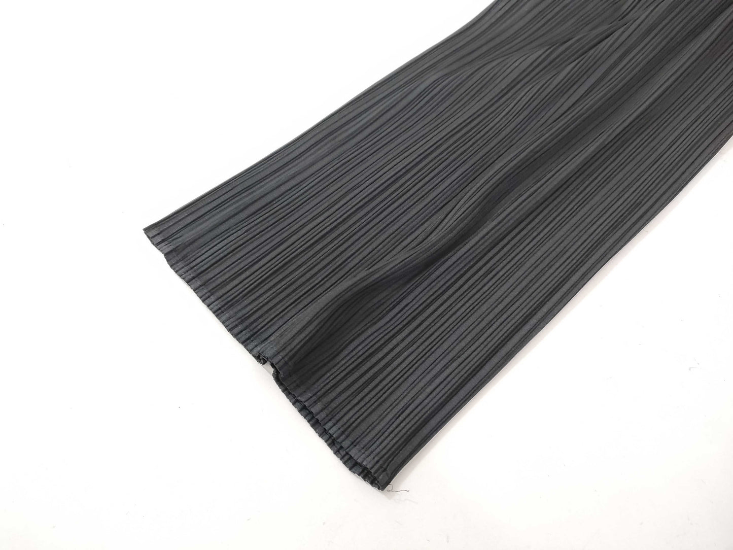 ISSEY MIYAKE pleated pants