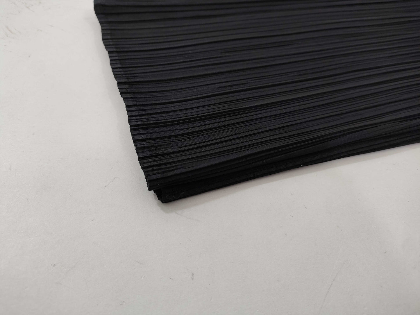 ISSEY MIYAKE pleated pants