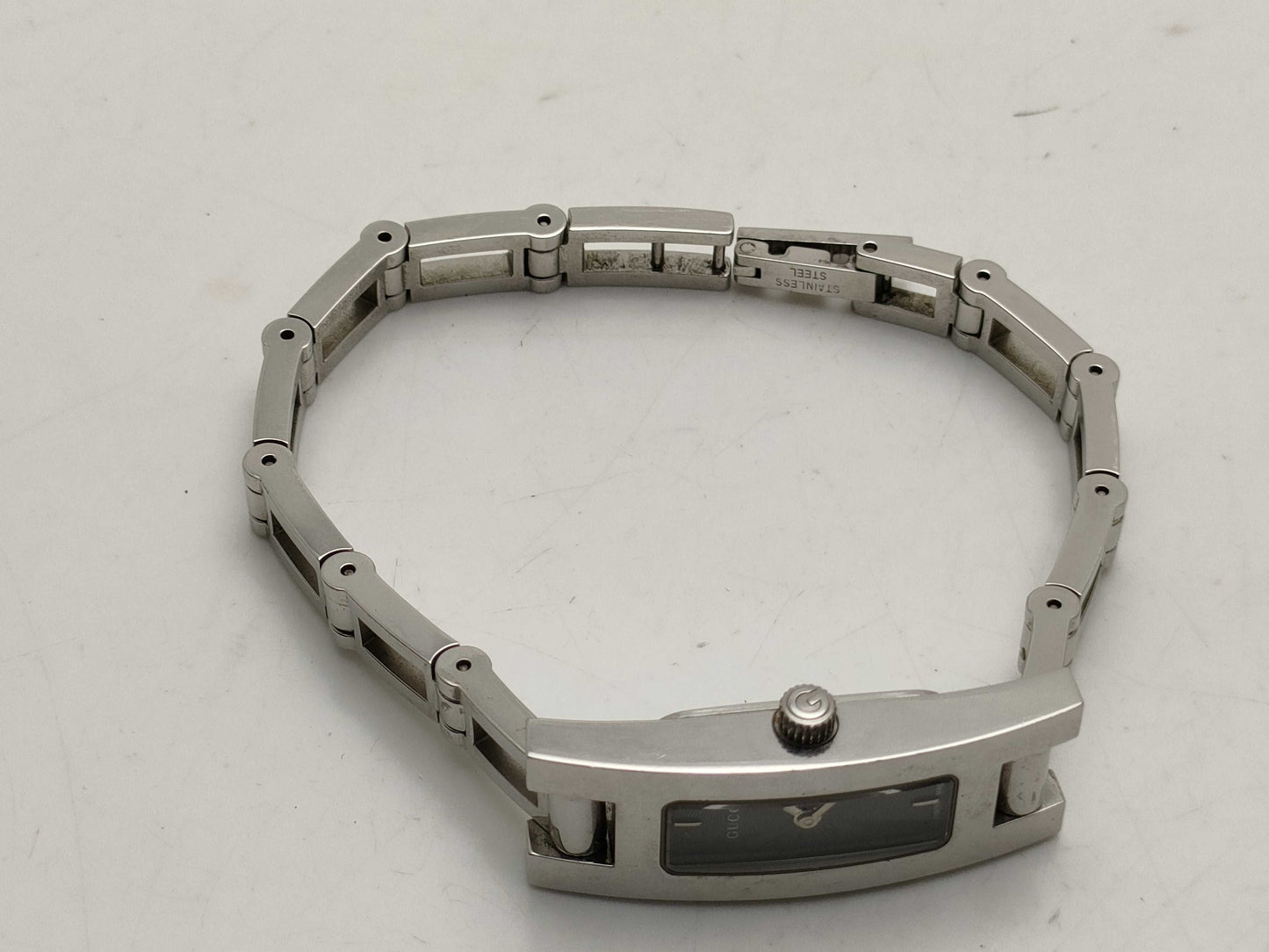 GUCCI 6900L Women's Watch