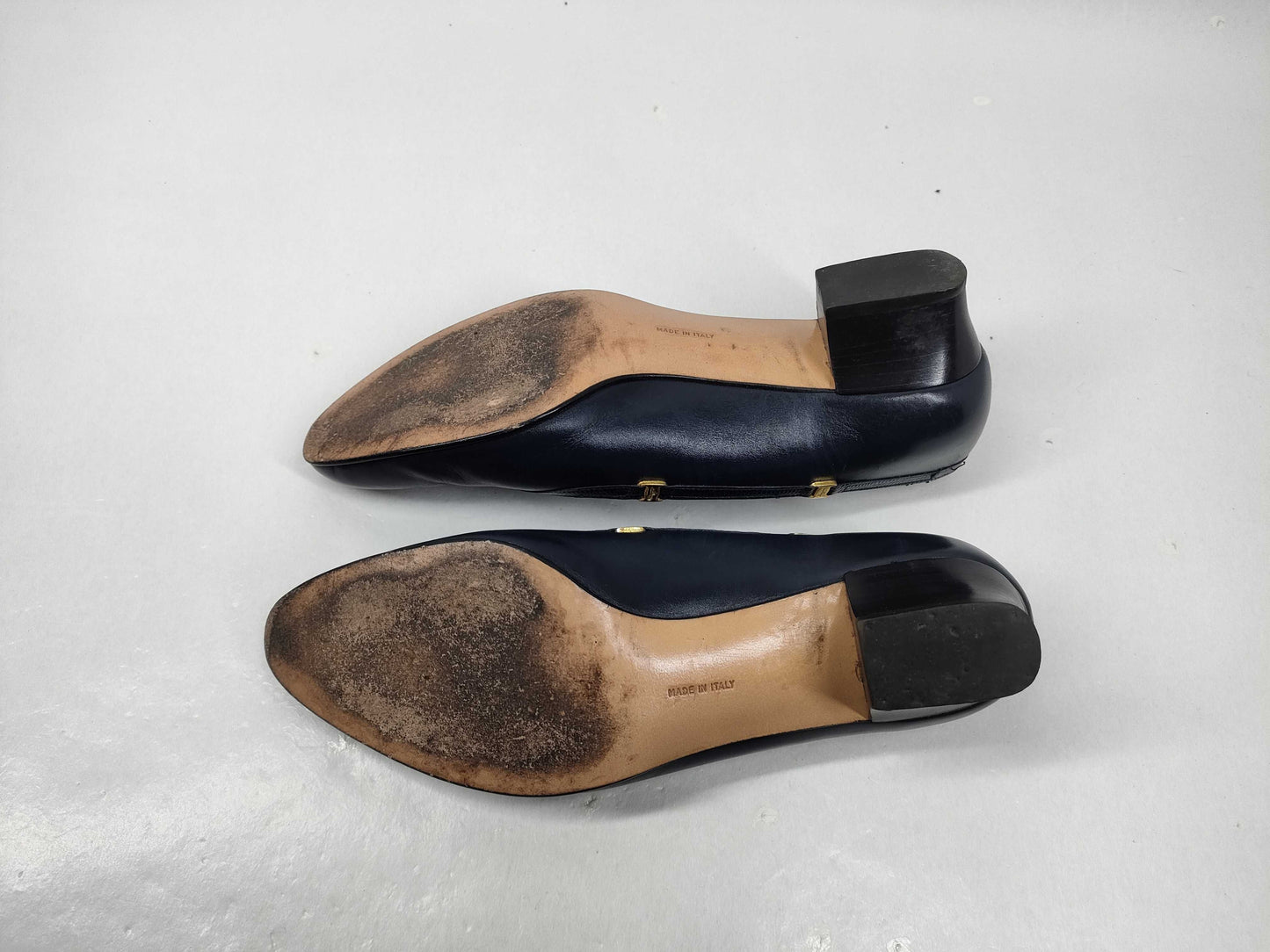 Salvatore Ferragamo Vara Navy Pumps