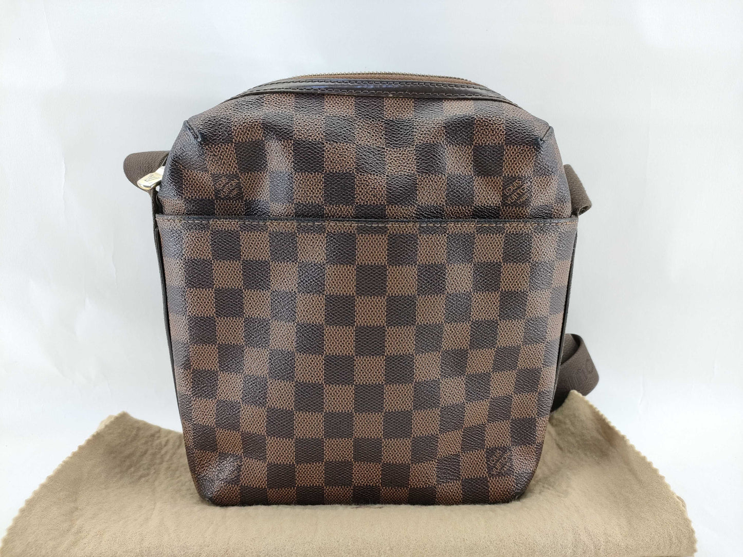 LOUIS VUITTON Damier N41135 Trotter Beaubourg Damier Shoulder Bag