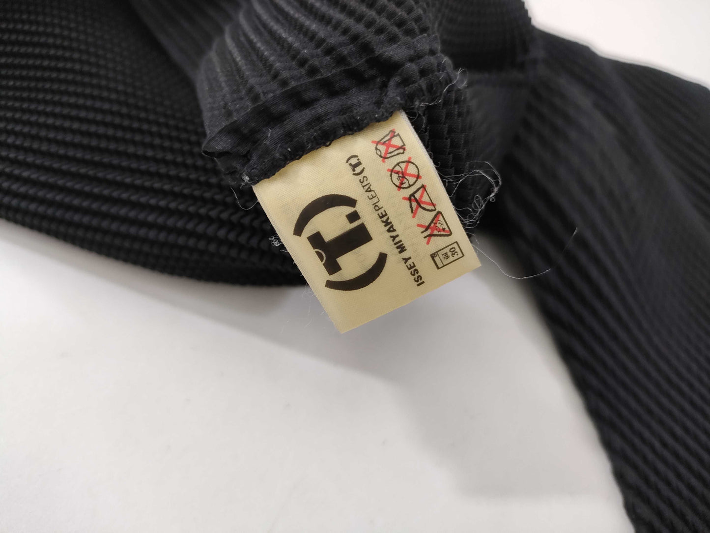 ISSEY MIYAKE Cut and Sew Black Top