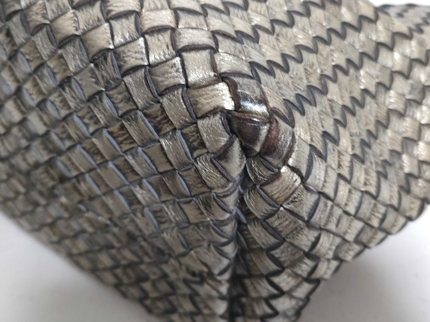(10460_0286) BOTTEGA VENETA Intrecciato CavaMM Gold Handbag