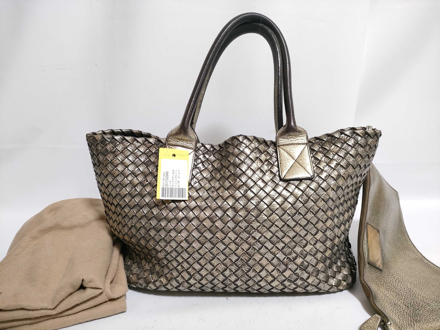 (10460_0286) BOTTEGA VENETA Intrecciato CavaMM Gold Handbag