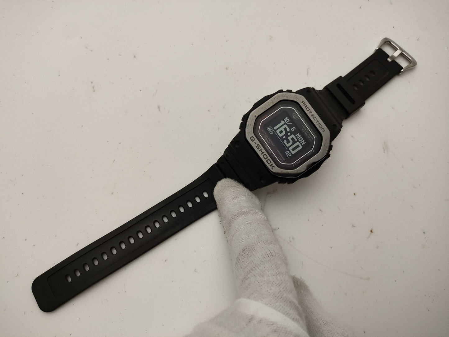 CASIO dw-h5600 Men's Watch with Accessories