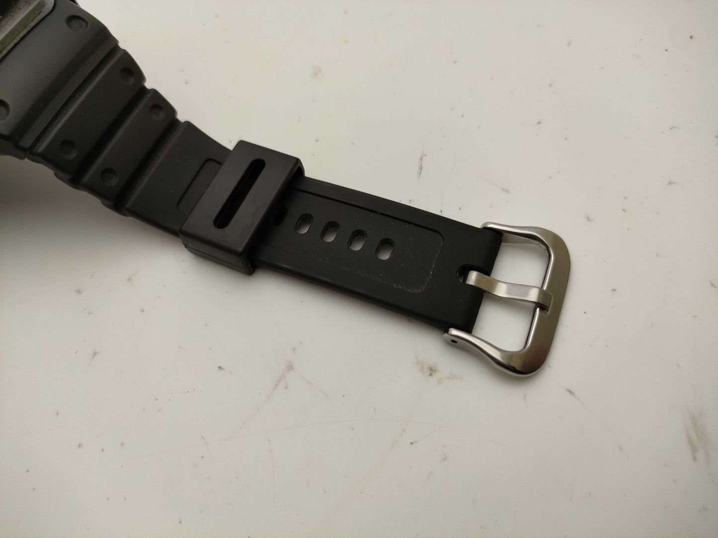 CASIO dw-h5600 Men's Watch with Accessories