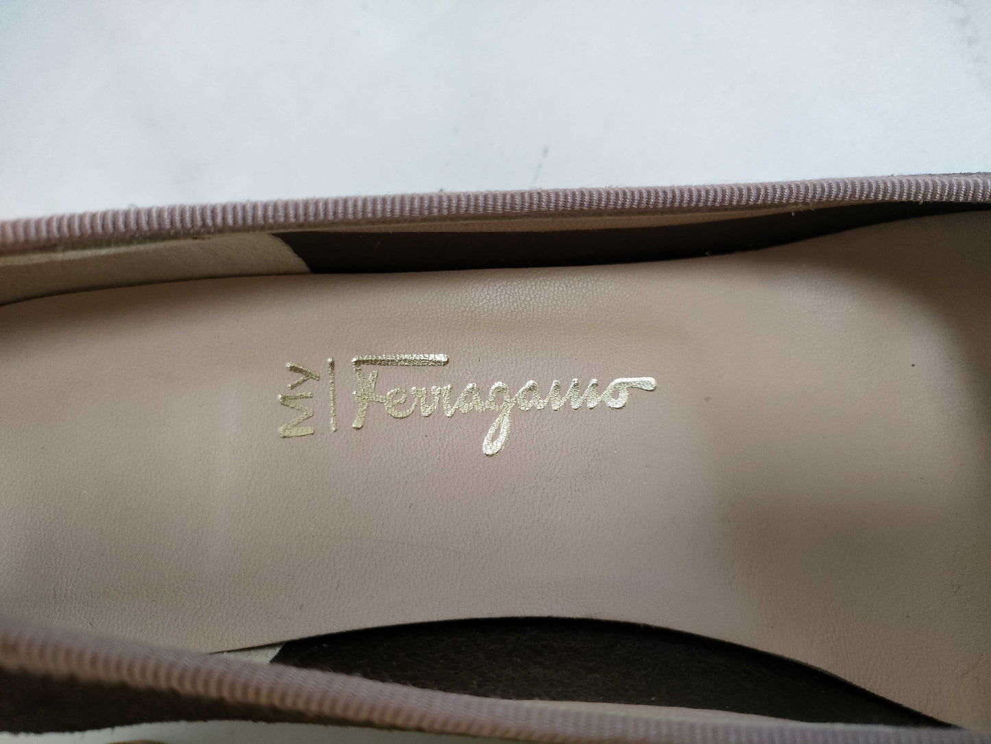 Salvatore Ferragamo Vara Pumps