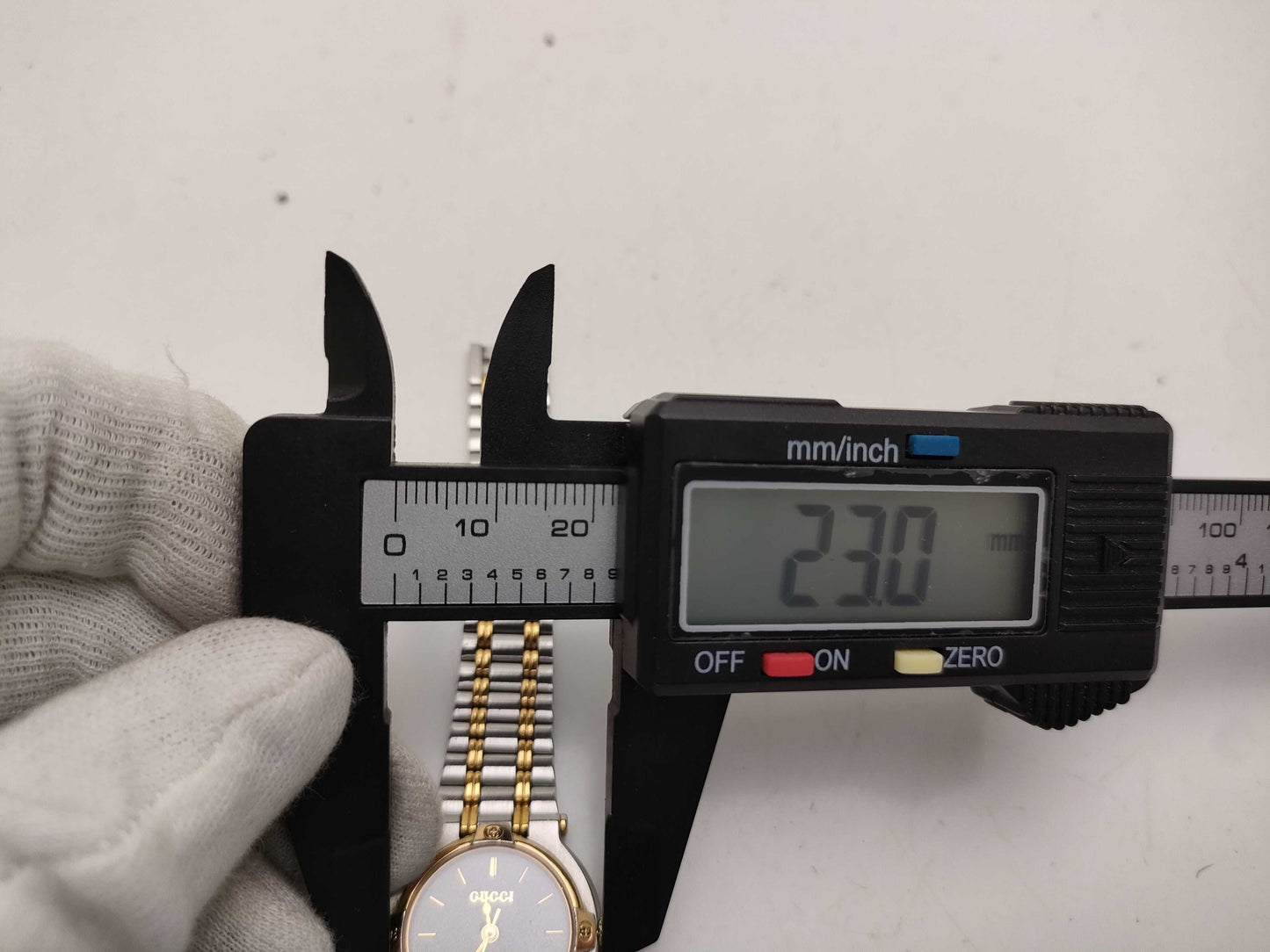 GUCCI 9000L Women's Watch