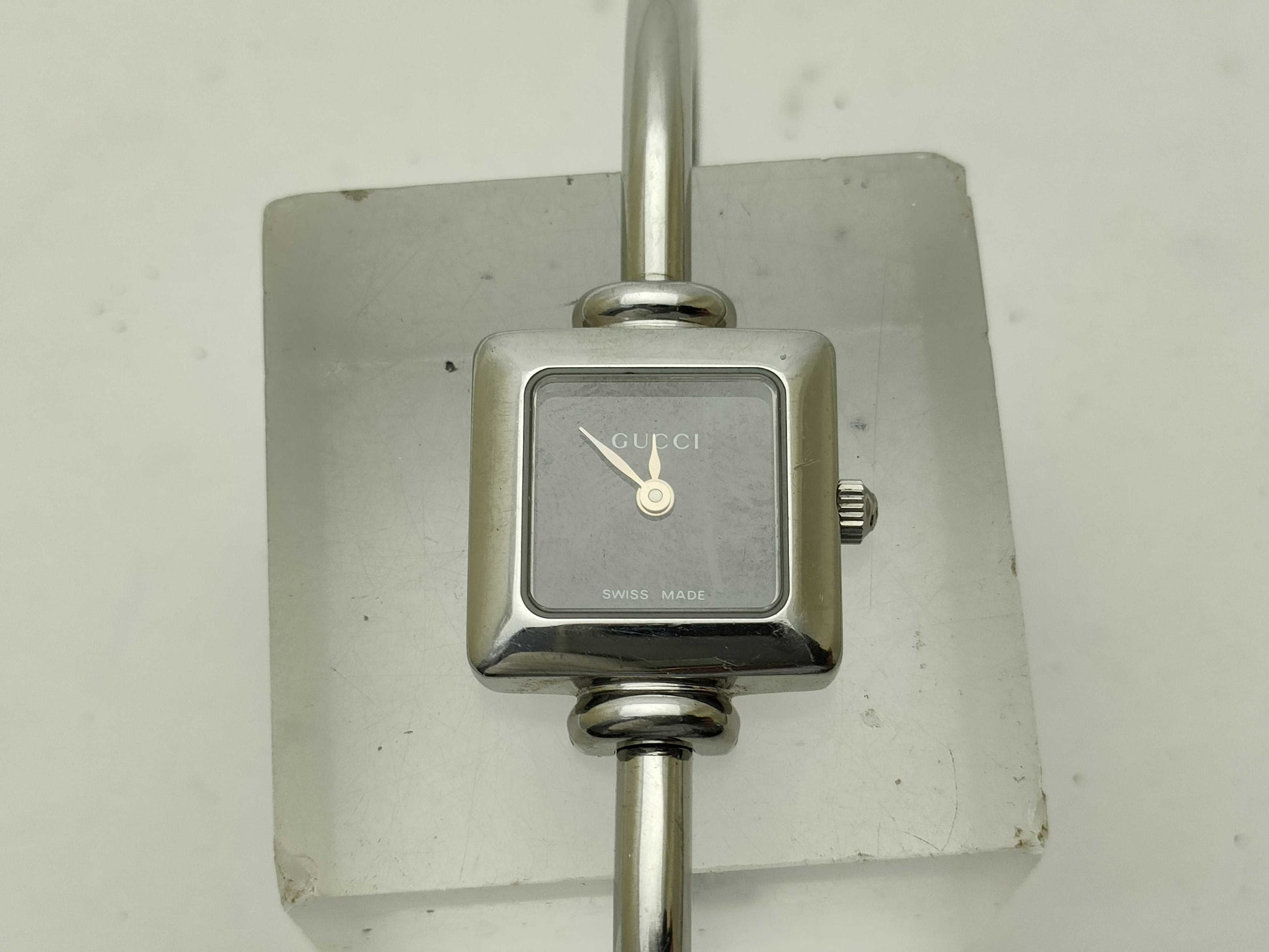 GUCCI 1900L Black Dial Women's Watch
