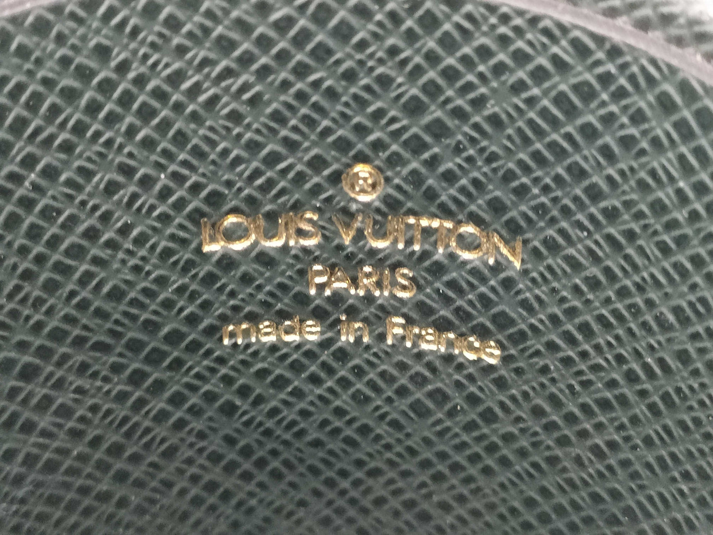 (10463_0043) LOUIS VUITTON Taiga Epi Accessory Set Rare Other Accessories