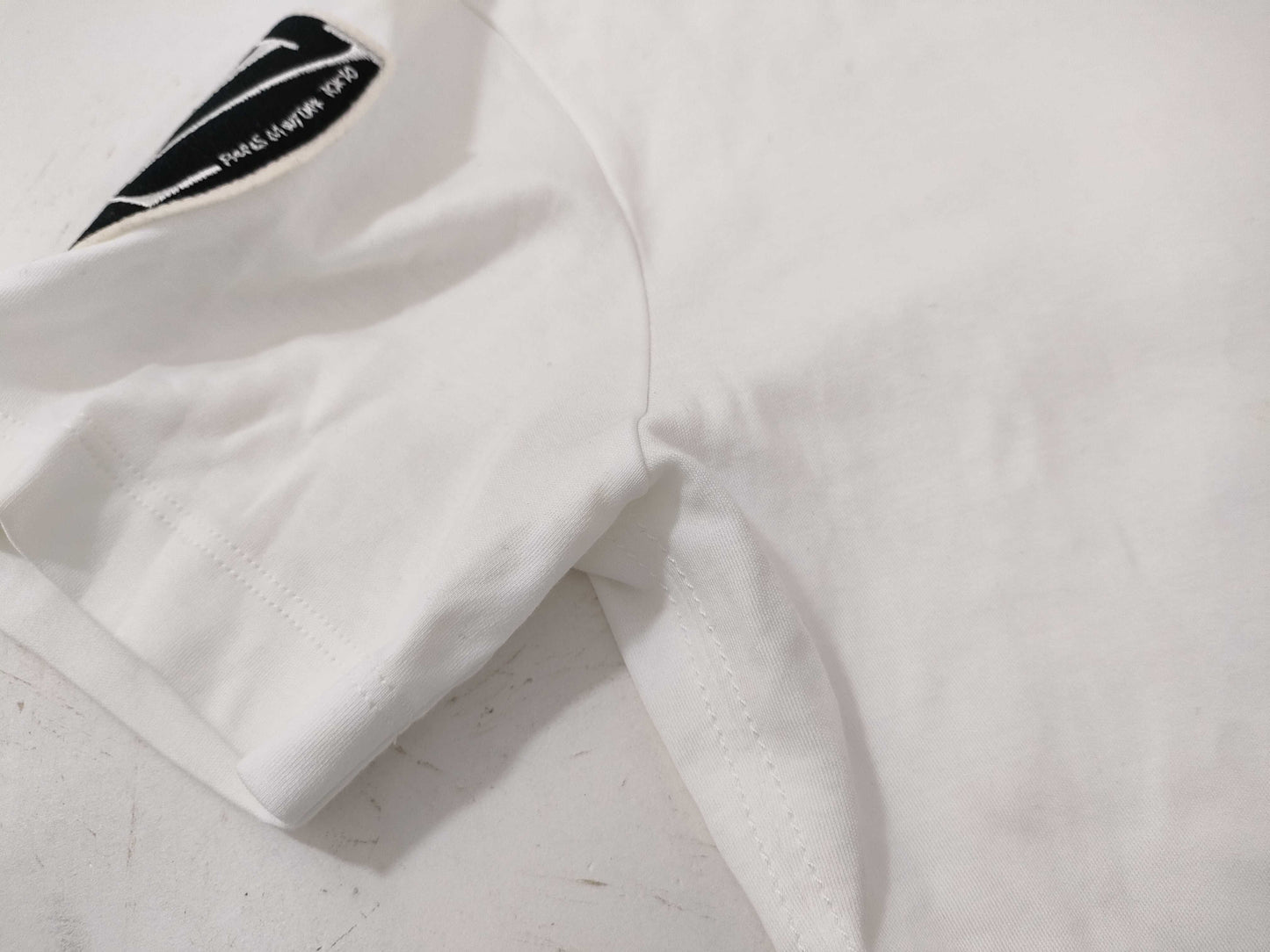 LOUIS VUITTON Patch Design T-shirt