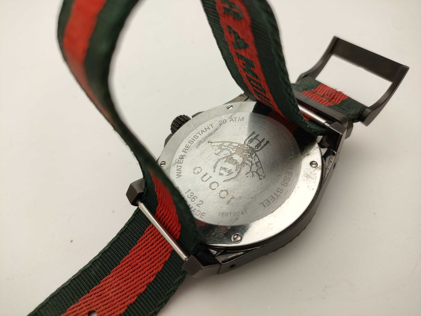 GUCCI 136.2 Shelly Dive Men's Watch