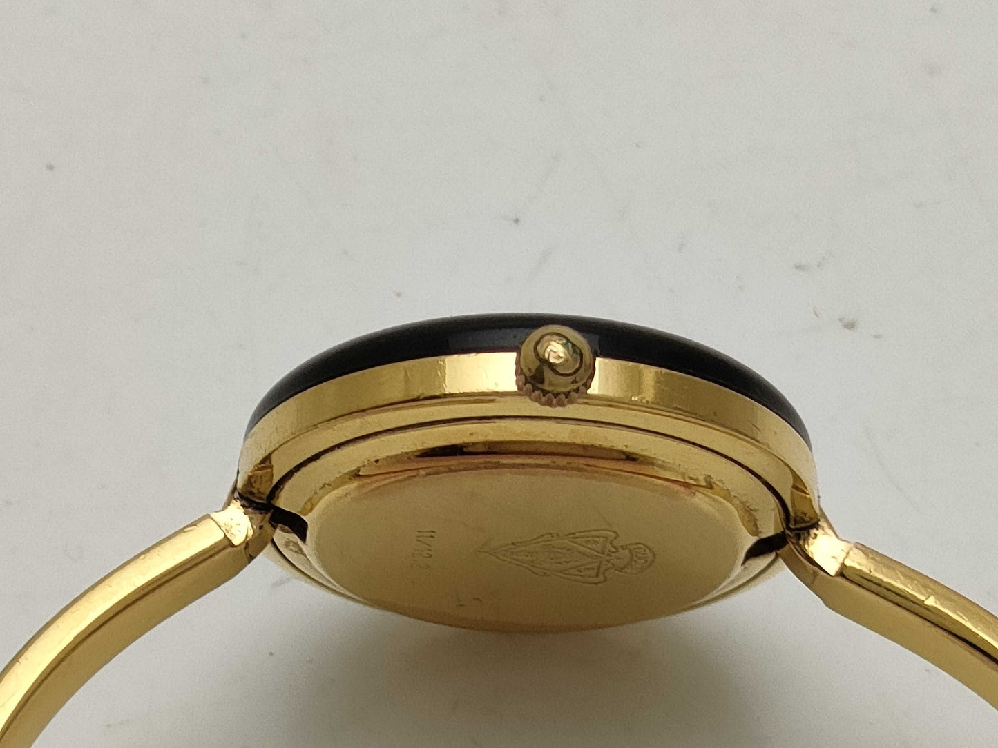 GUCCI Change Bezel Women's Watch with Scratches