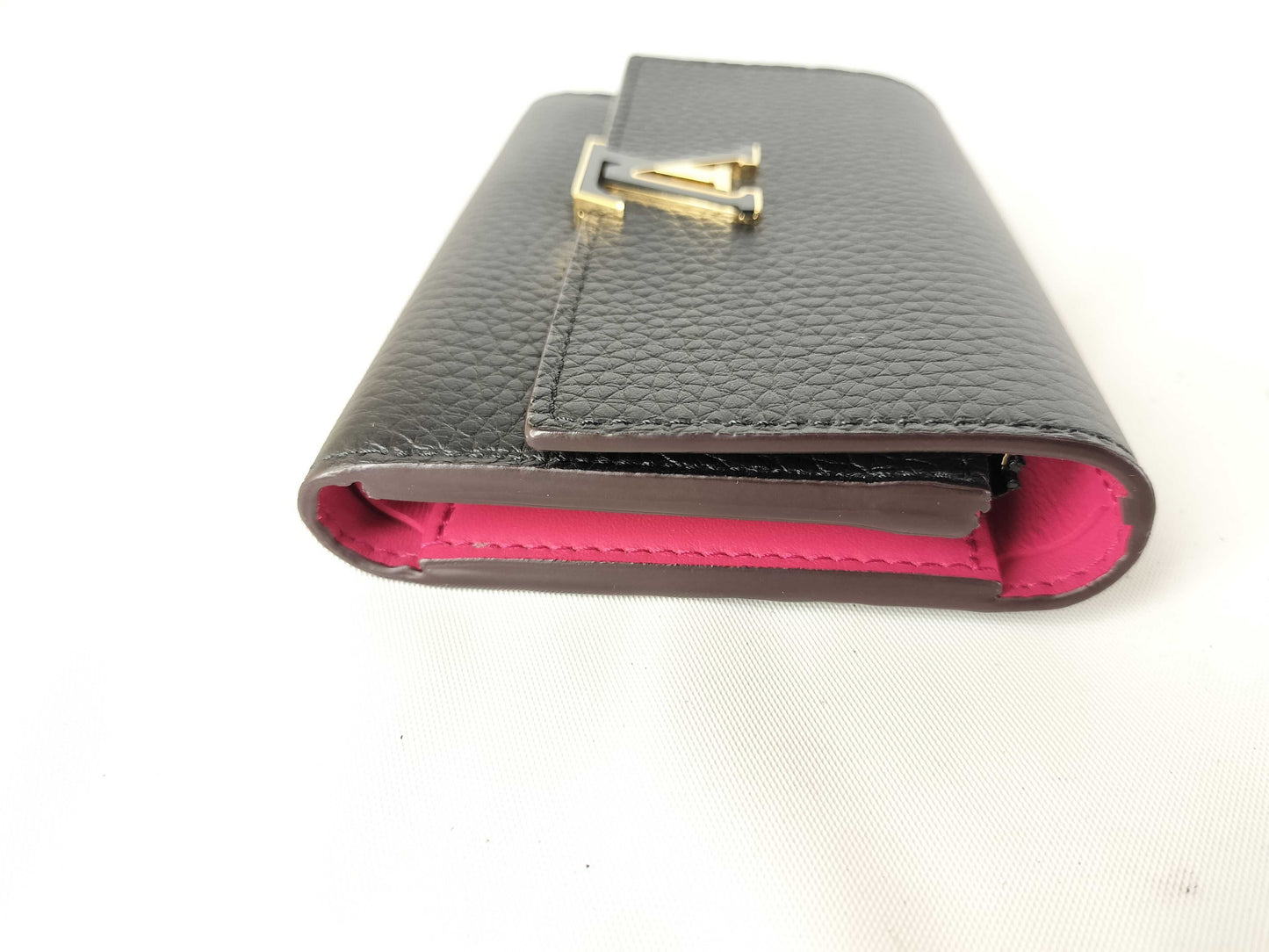 LOUIS VUITTON Monogram Portefeuille Capucines Wallet
