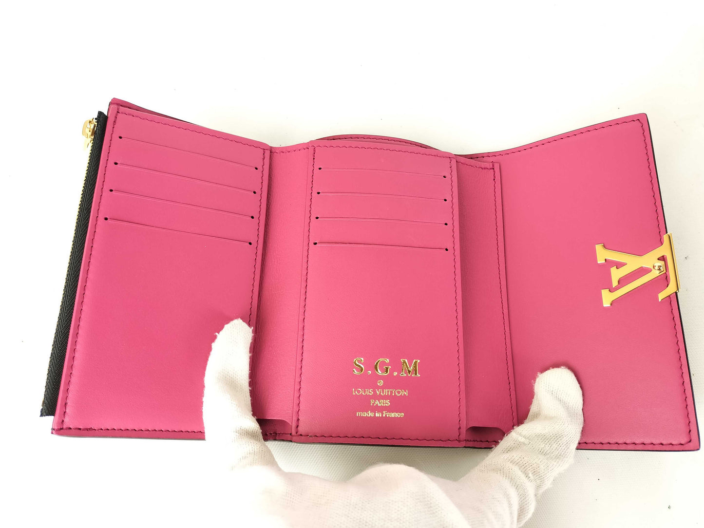 LOUIS VUITTON Monogram Portefeuille Capucines Wallet
