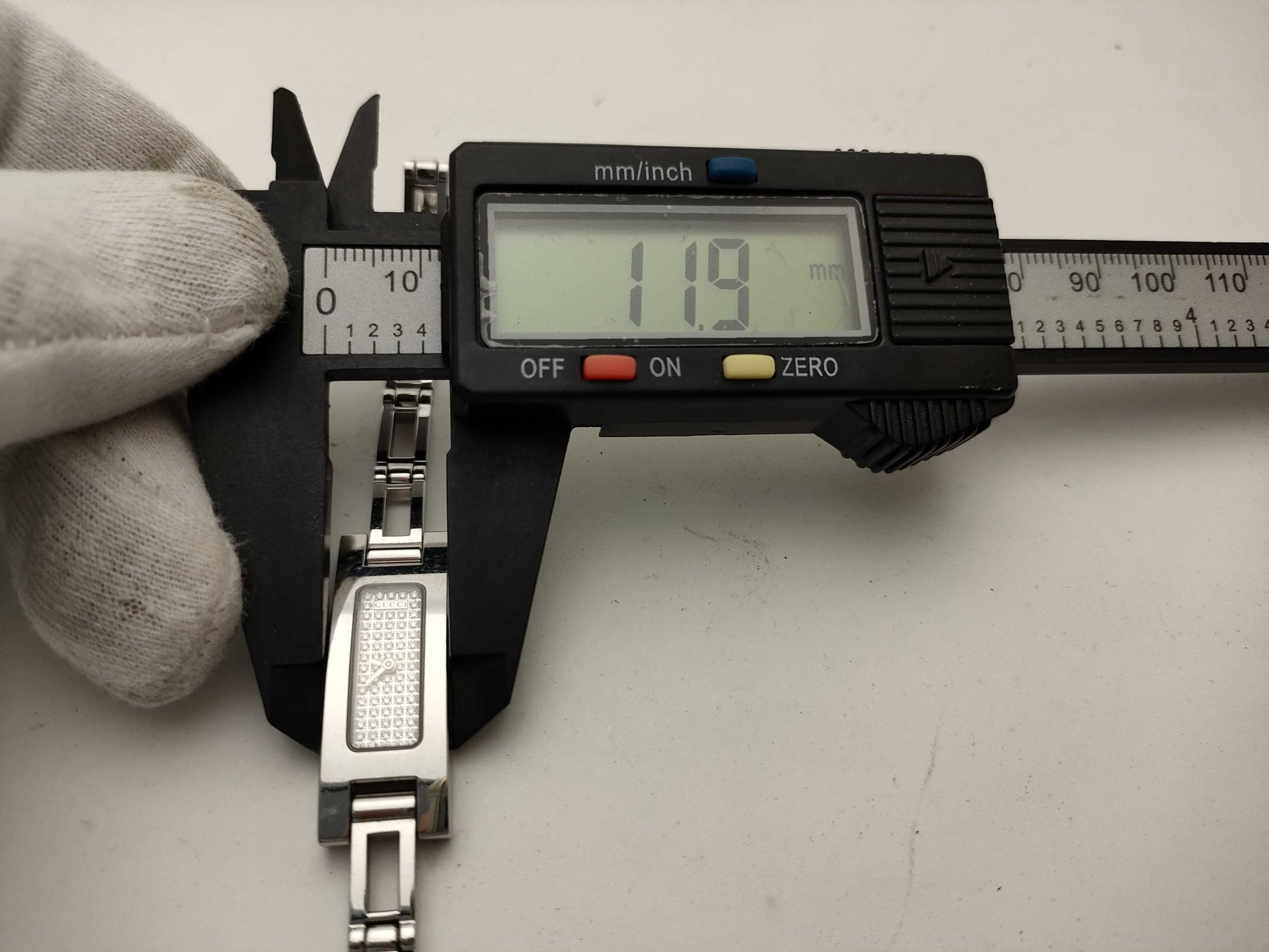 GUCCI 3900L Women's Watch