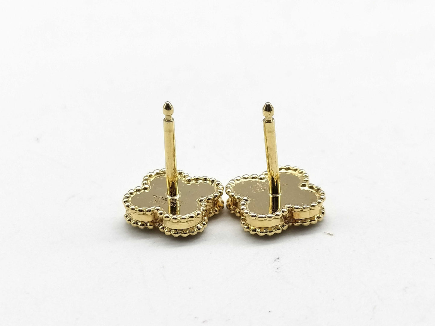 Van Cleef & Arpels Sweet Alhambra Shell Earrings in Yellow Gold 750, 2.5g