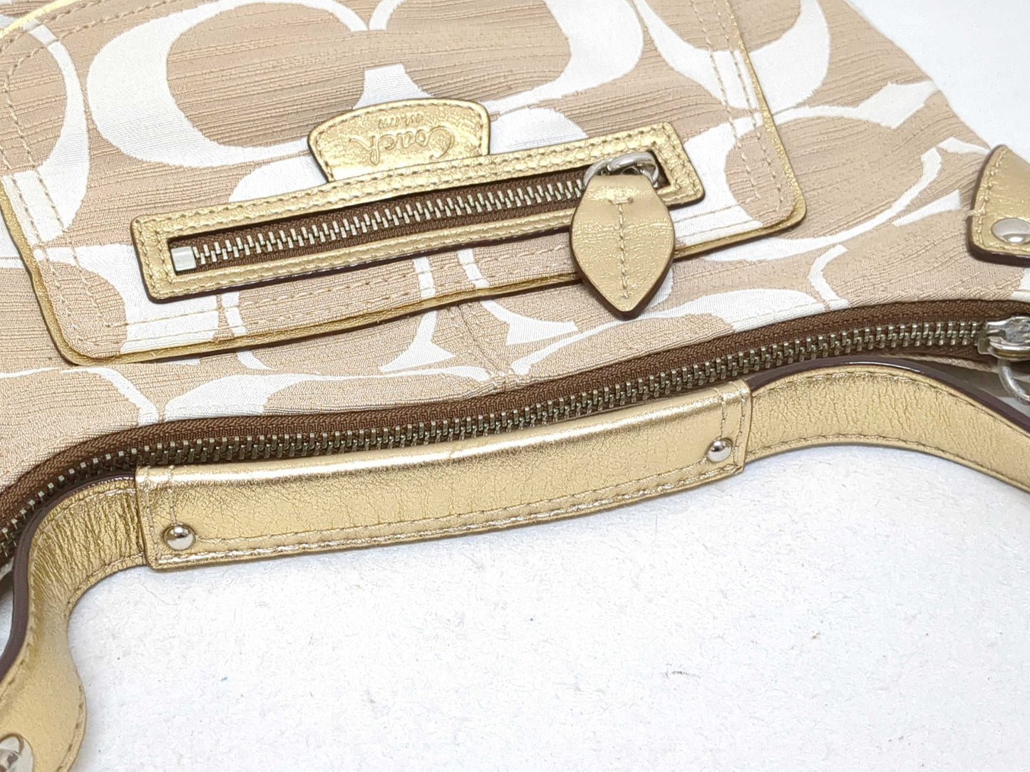 (10463_0071) COACH 2 Pieces 13326 One Shoulder/15942 Gathered Handbag