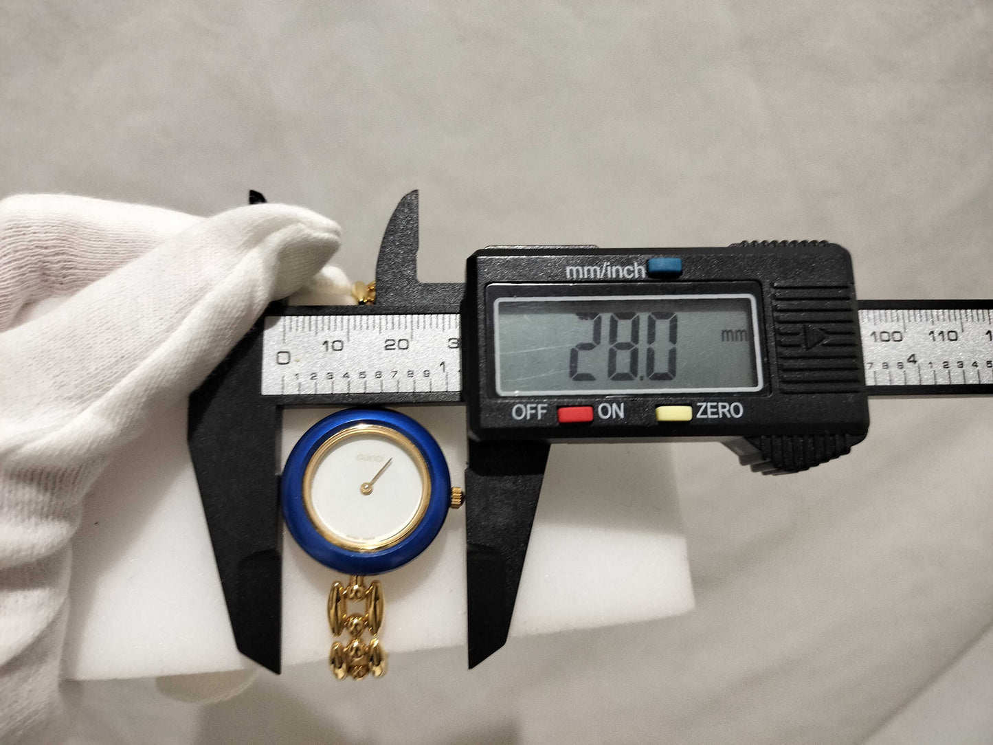 GUCCI 11/12.2 Changeable Bezel Women's Watch