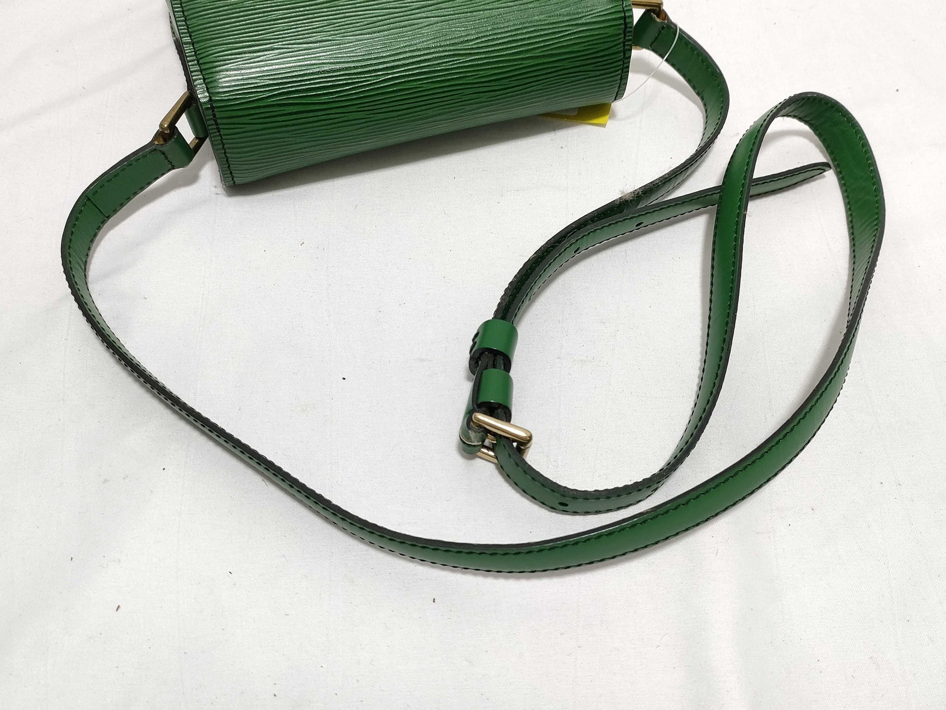 LOUIS VUITTON Epi Saint-Cloud Shoulder Bag