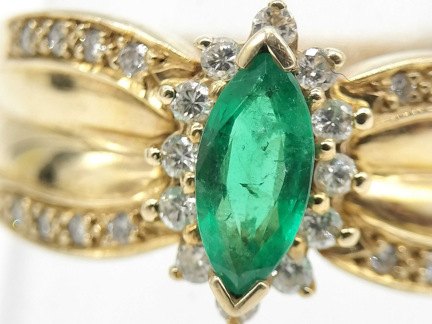 Emerald and Diamond 585 4.6g Ring