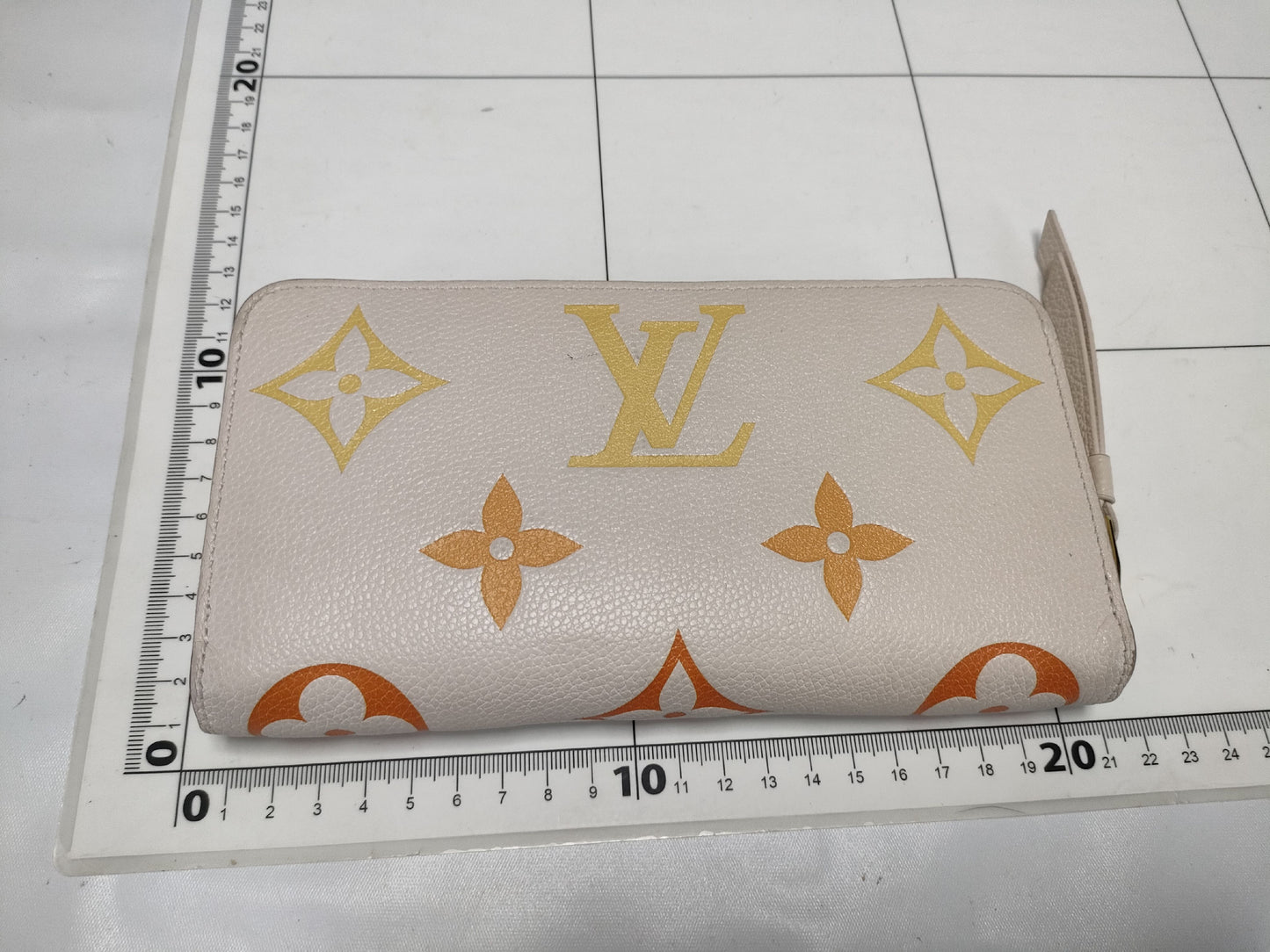 LOUIS VUITTON Monogram M82206 Empreinte Zippy Wallet Two-Tone Wallet