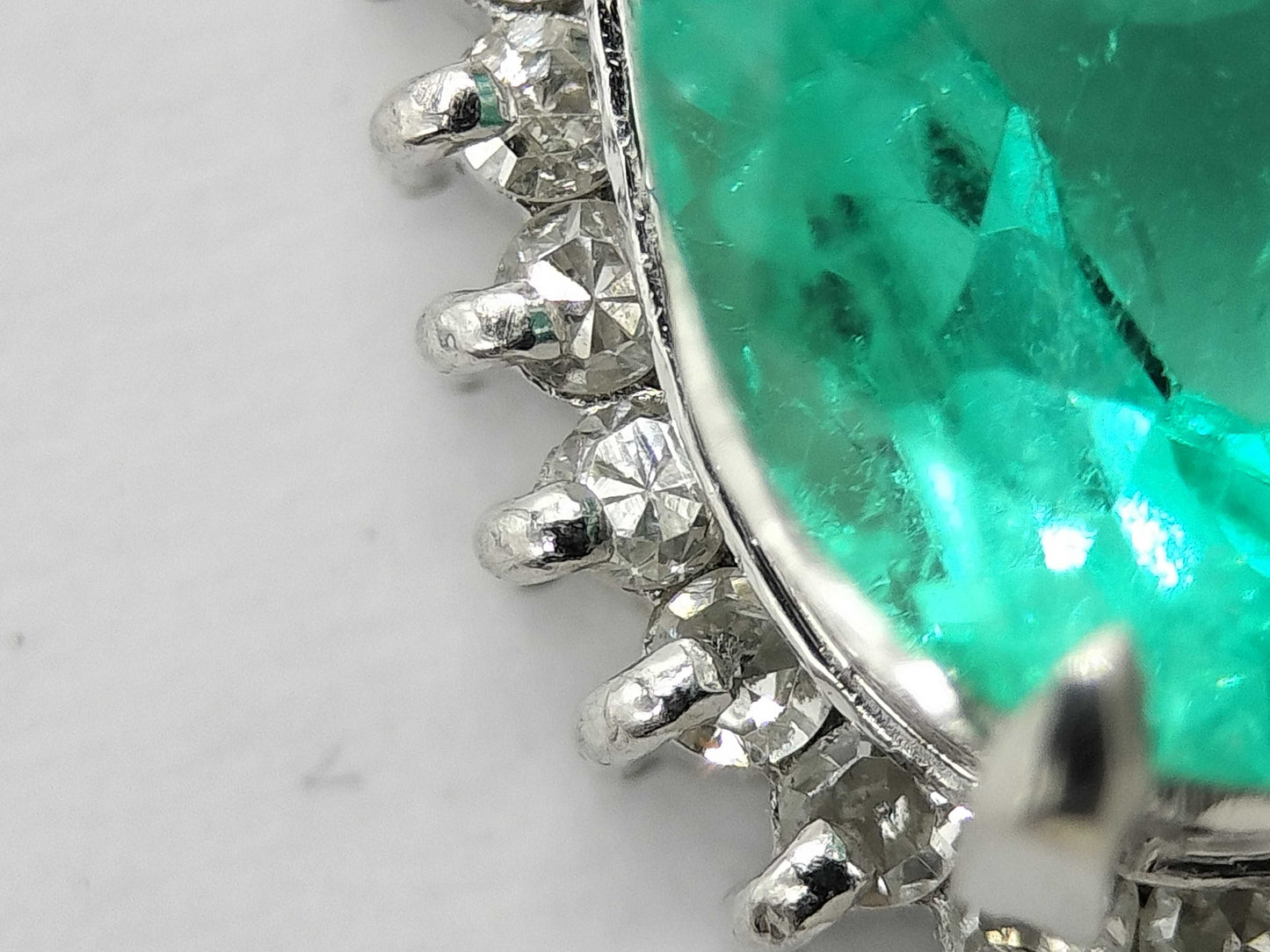 Emerald and Diamond Pt900/Pt850 5.0g Necklace