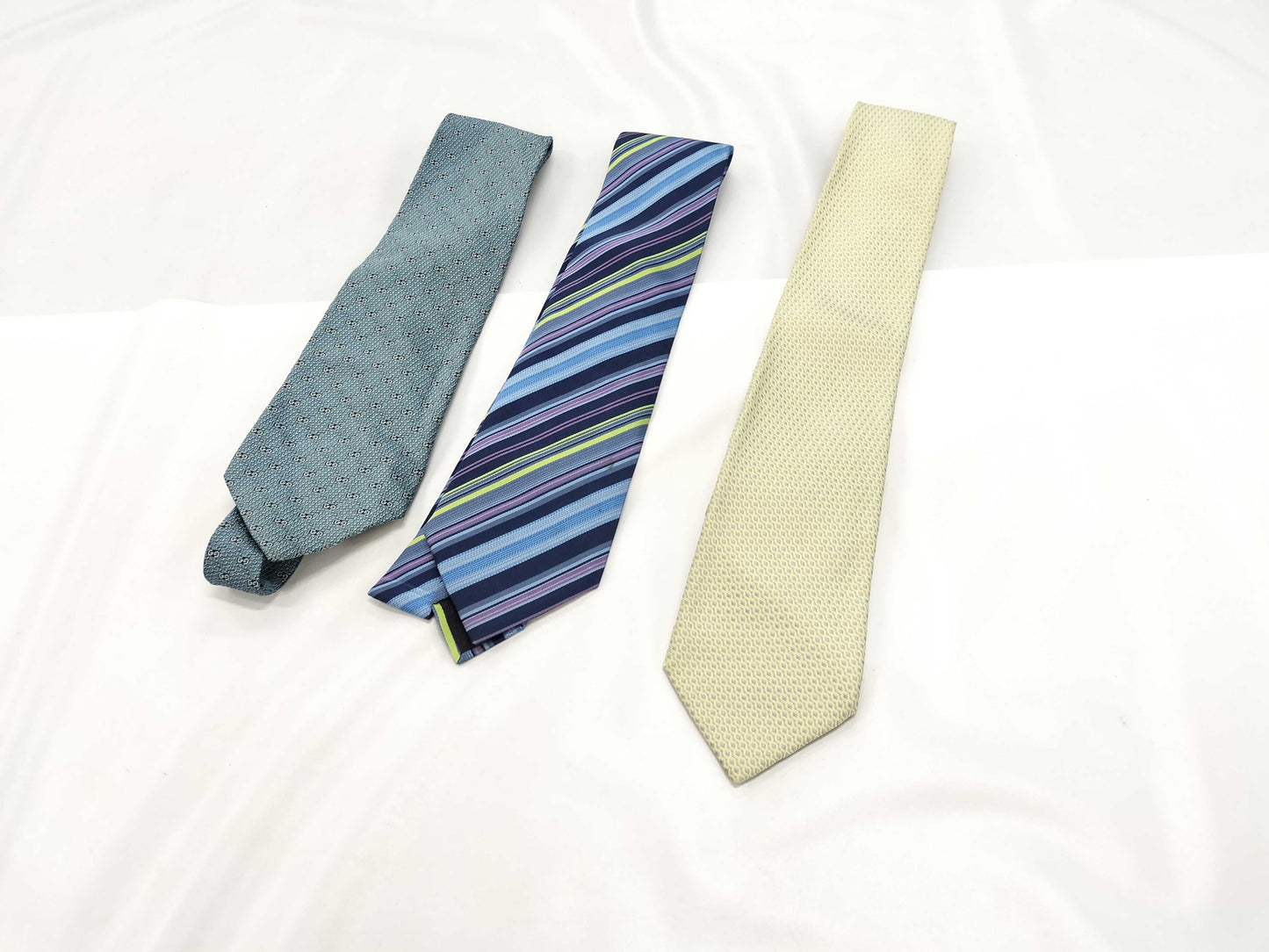 2 Hermes items, 1 Gucci tie