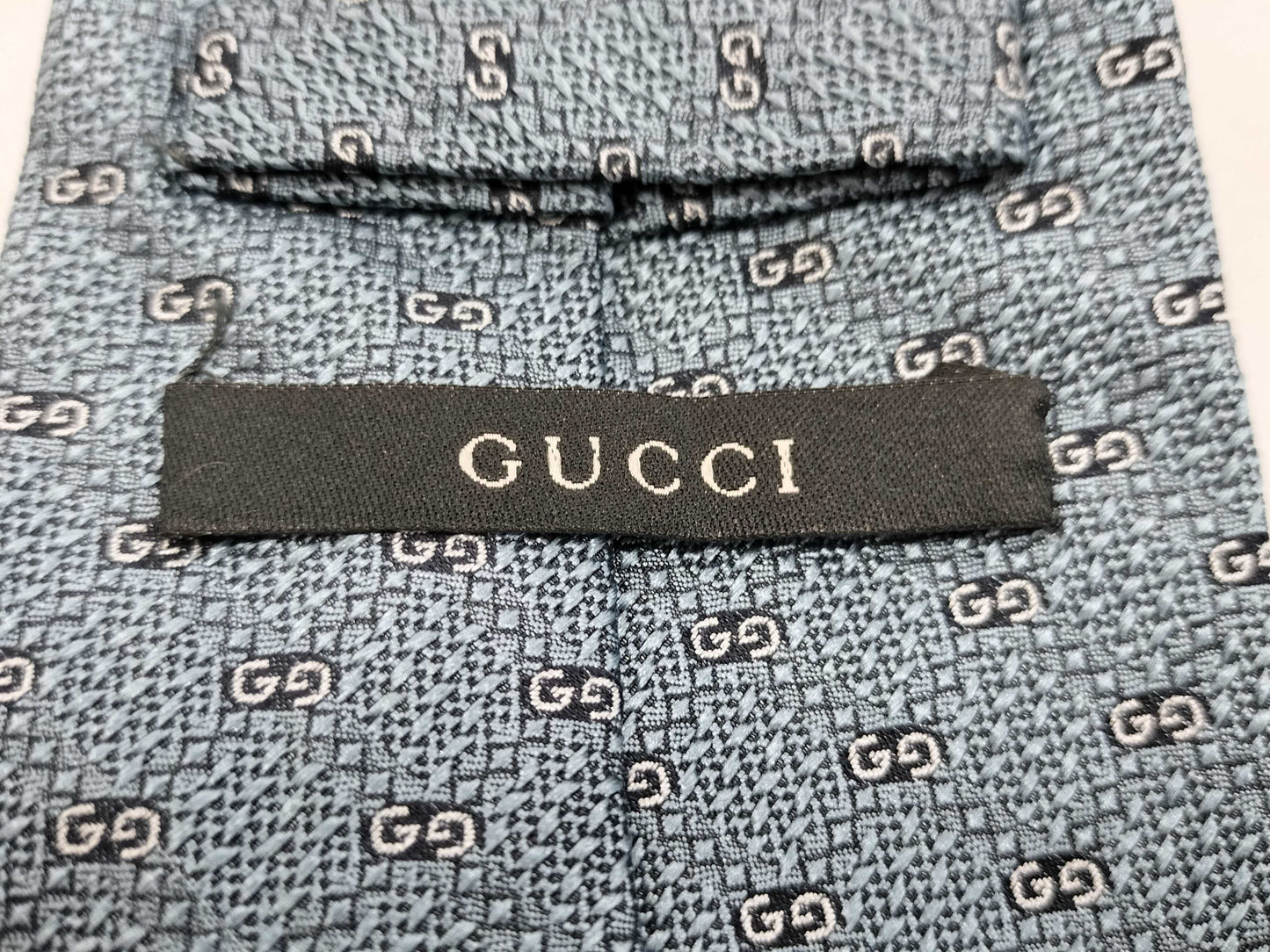 2 Hermes items, 1 Gucci tie