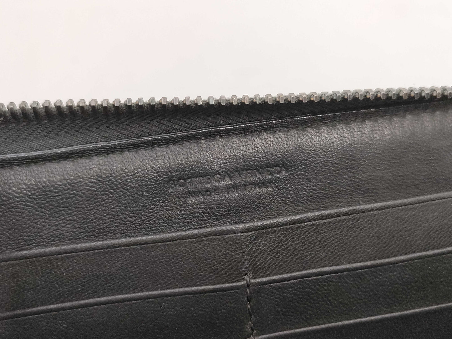 (10461_0268)▼BOTTEGA VENETA Intre Wallet Long Wallet Python Wallet
