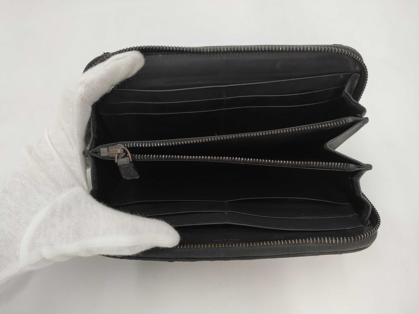 (10461_0268)▼BOTTEGA VENETA Intre Wallet Long Wallet Python Wallet