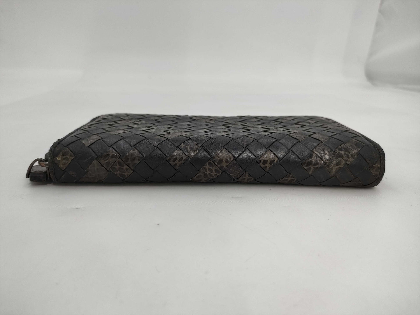 (10461_0268)▼BOTTEGA VENETA Intre Wallet Long Wallet Python Wallet
