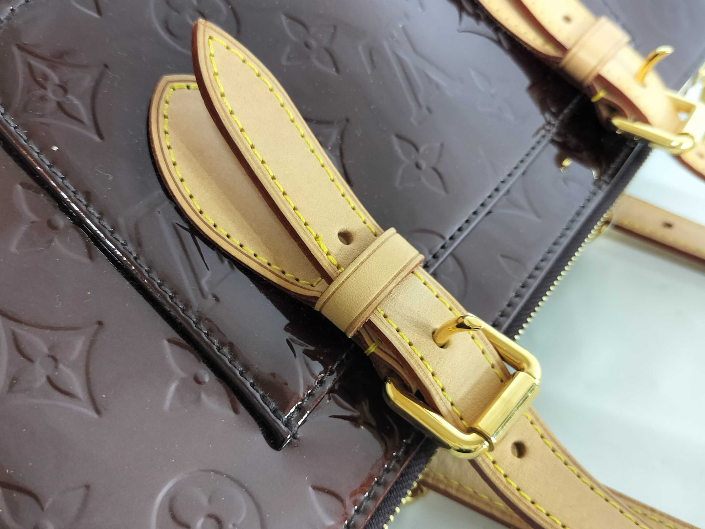 LOUIS VUITTON Vernis Rosewood Avenue Tote Bag