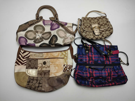 COACH Signature Set Shoulder Bag