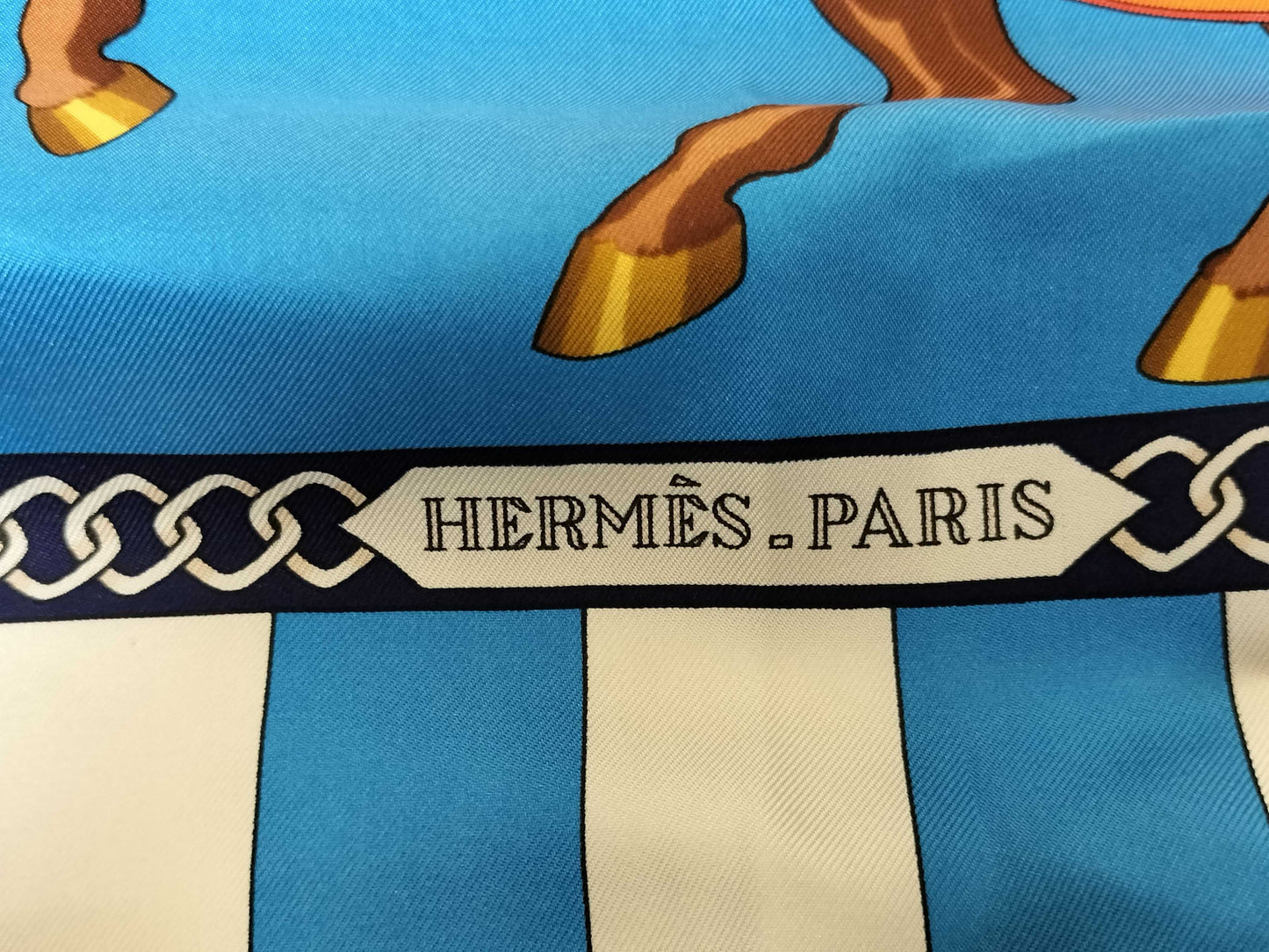 HERMES Carré 90 Feather Clash Scarf