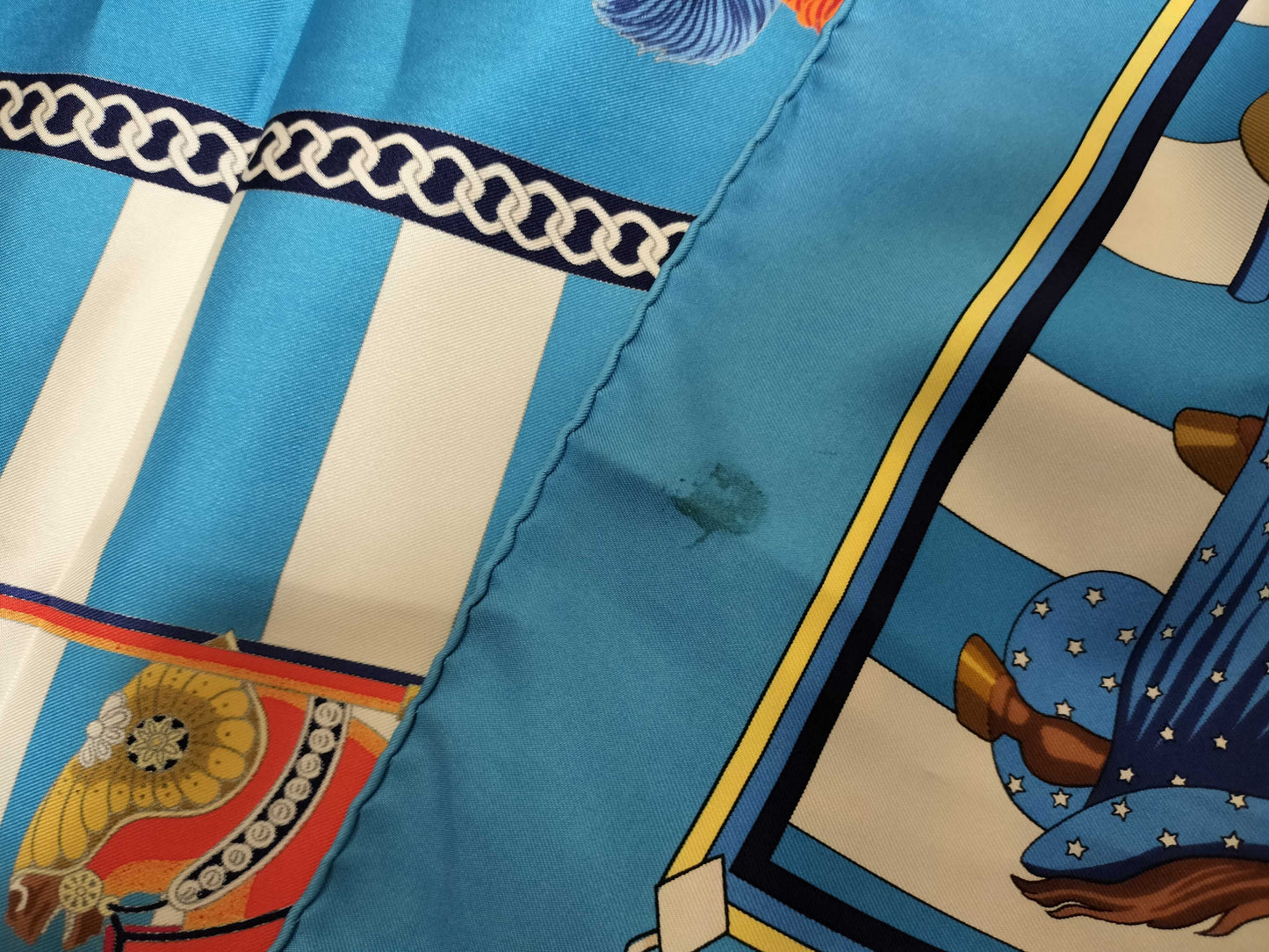 HERMES Carré 90 Feather Clash Scarf