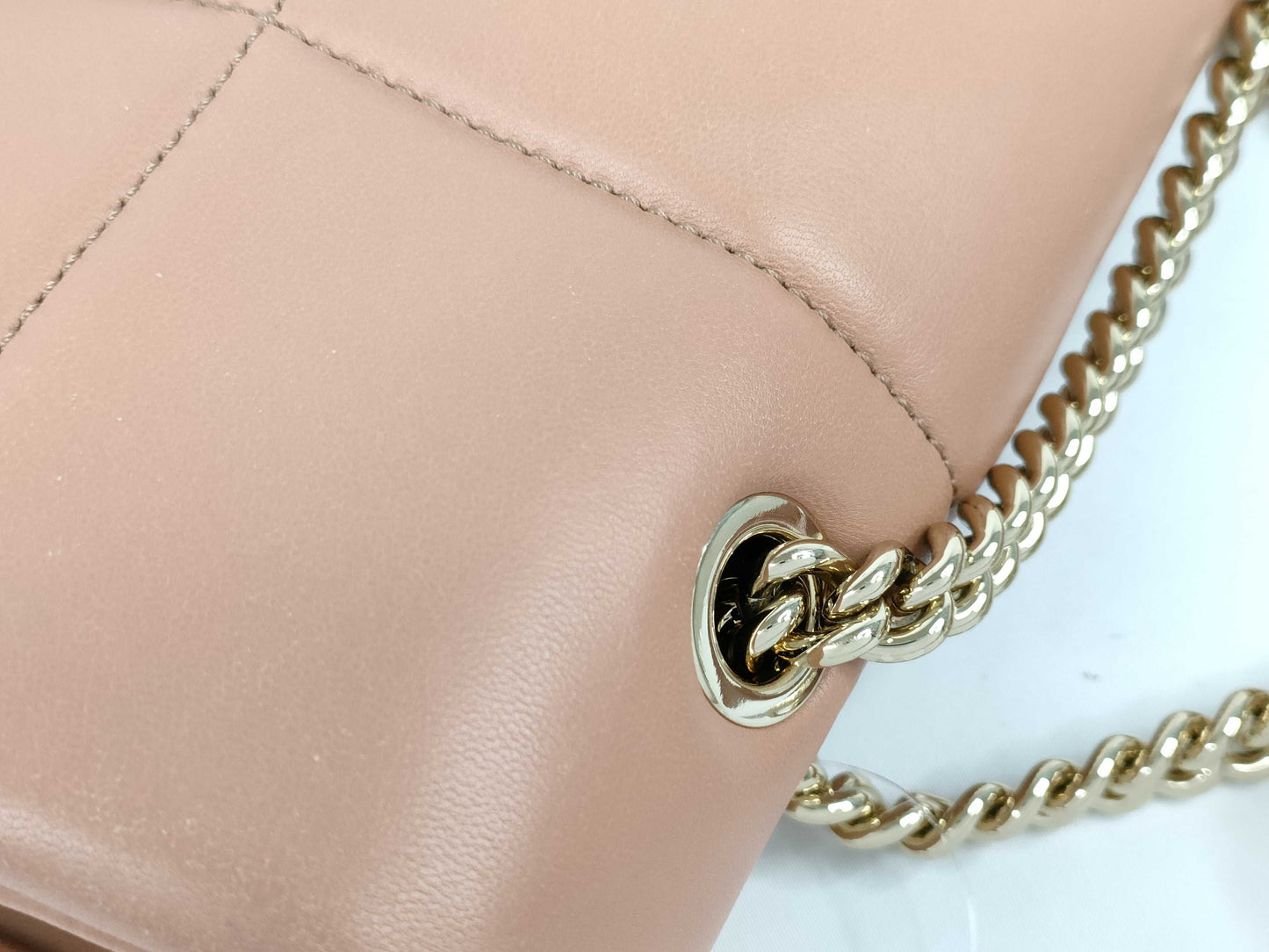 Salvatore Ferragamo Vara Chain Shoulder Bag AB-21H342