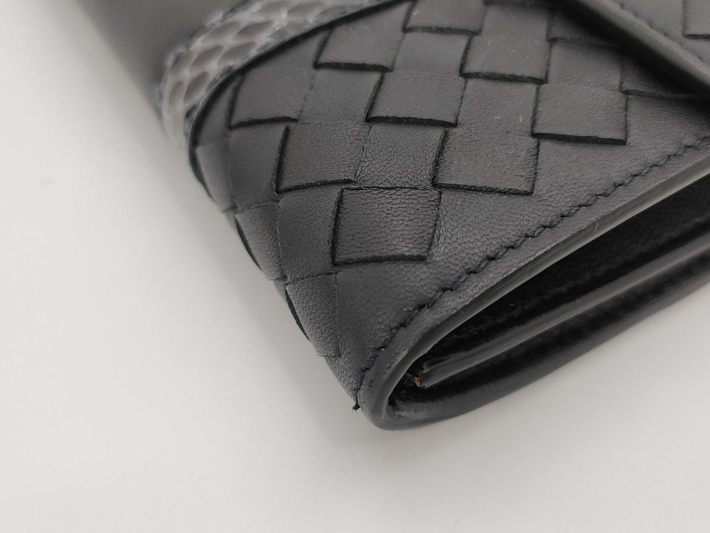 (10461_0267)▼BOTTEGA VENETA Intrecciato Flap Leather x Python Long Wallet Wallet