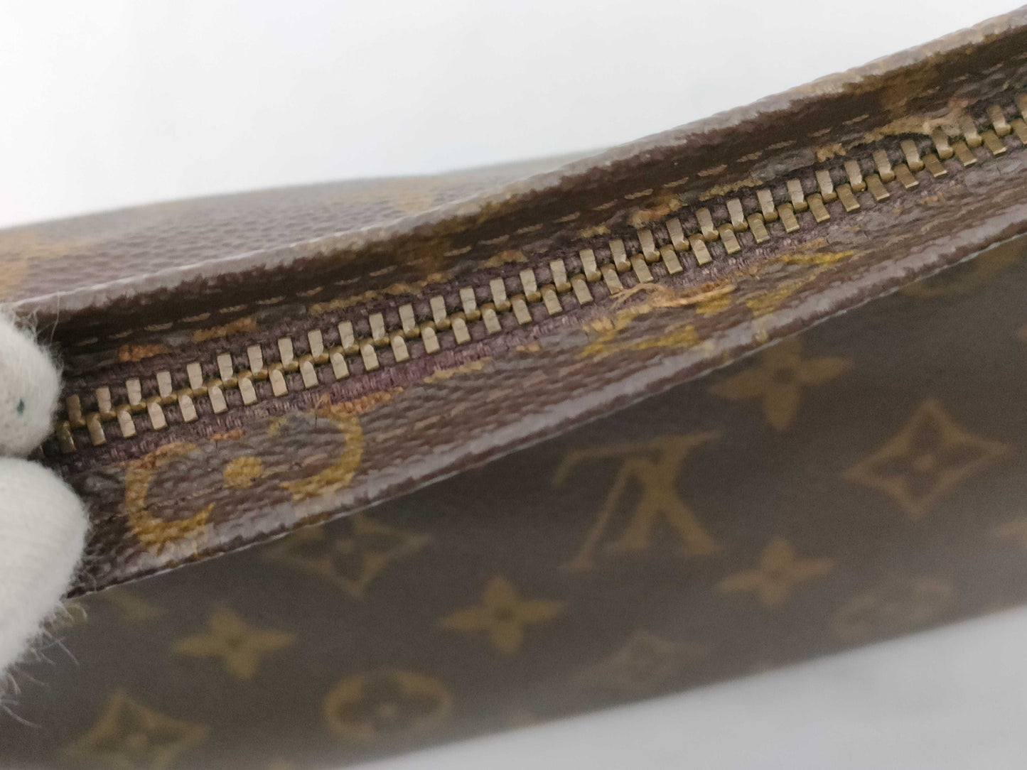 LOUIS VUITTON Monogram Mono Pochette Toilette 26 Pouch