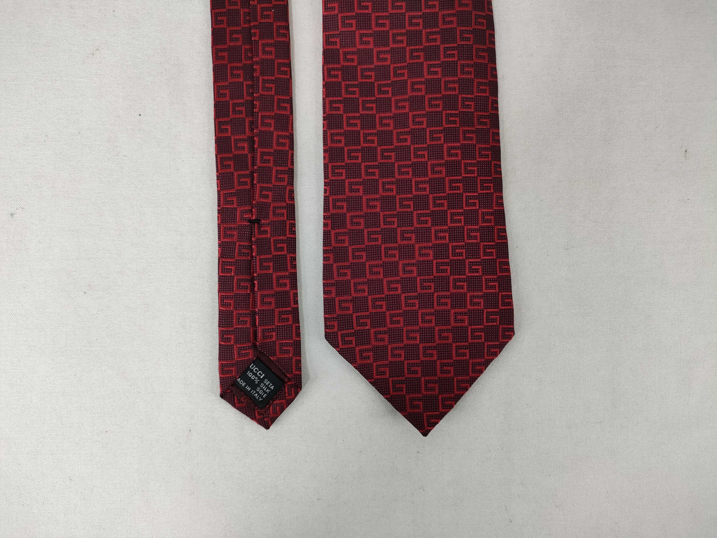 HERMES *2 / CHANEL *1 / GUCCI *2 Ties *5 Ties with broken tip and no fraying